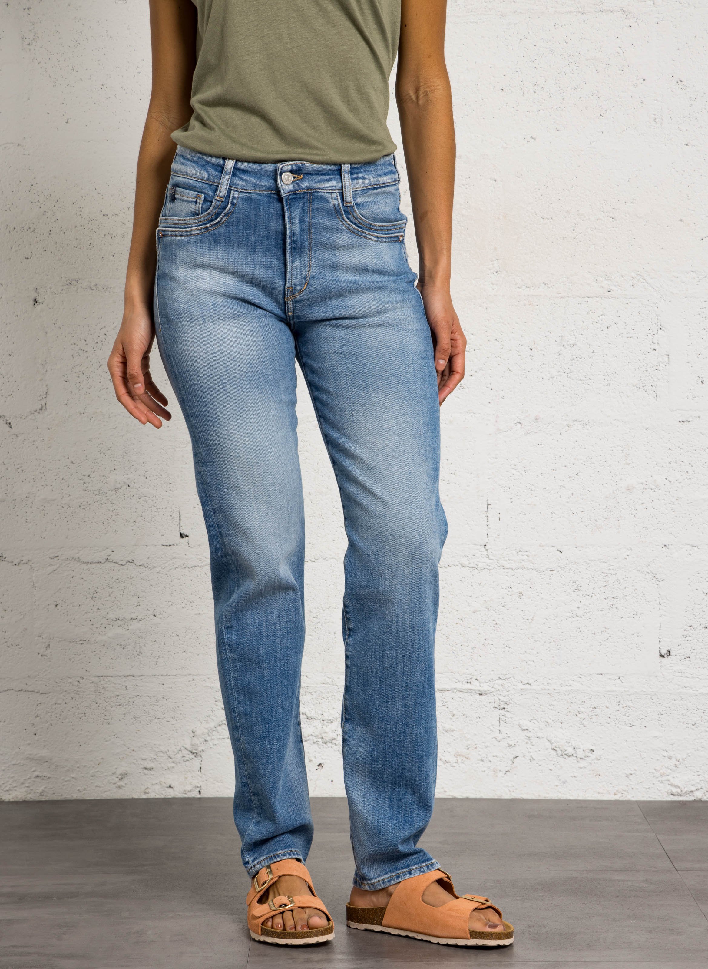 Comfortabele slim fit jeans 711 Basic WC649 LE TEMPS DES CERISES Blauw