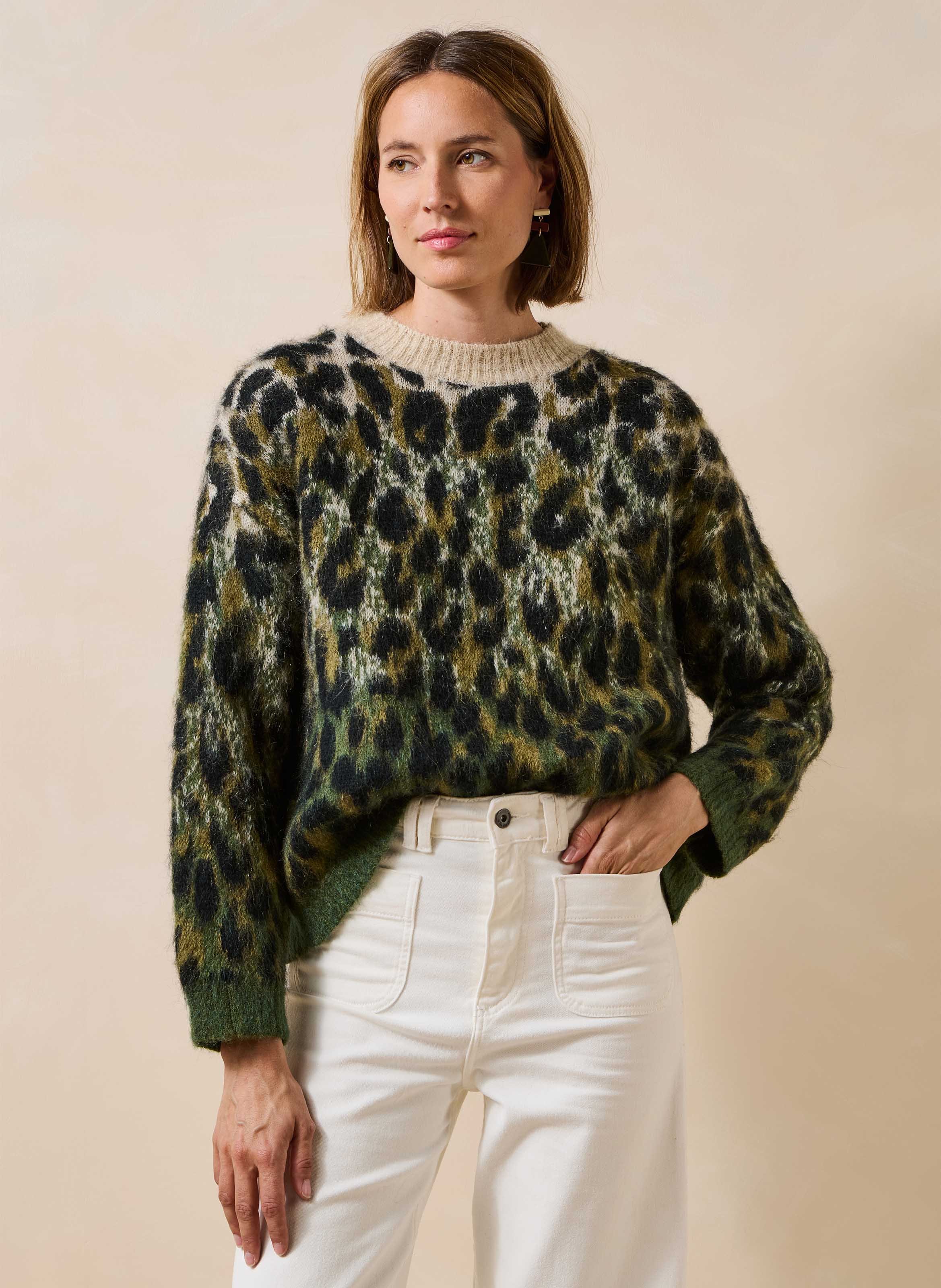 Pull ample col rond motif léopard LA FEE MARABOUTEE Vert