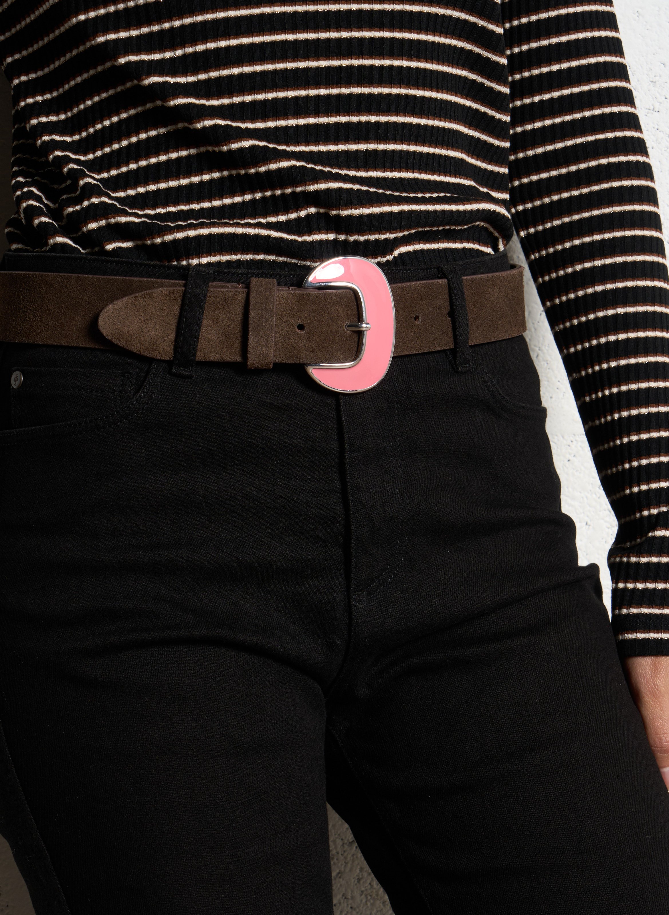 - Buckle closure. - Width: 3 cm.  ONE STEP Brown