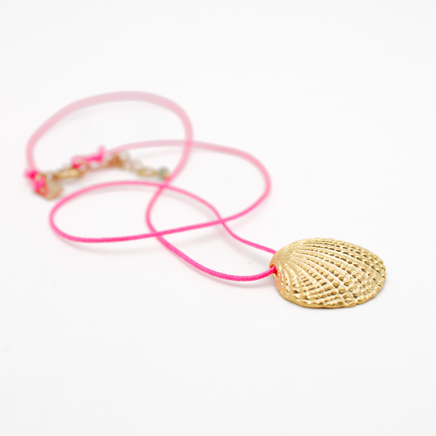 Collier long coquillage - carla L'ATELIER DES DAMES Doré