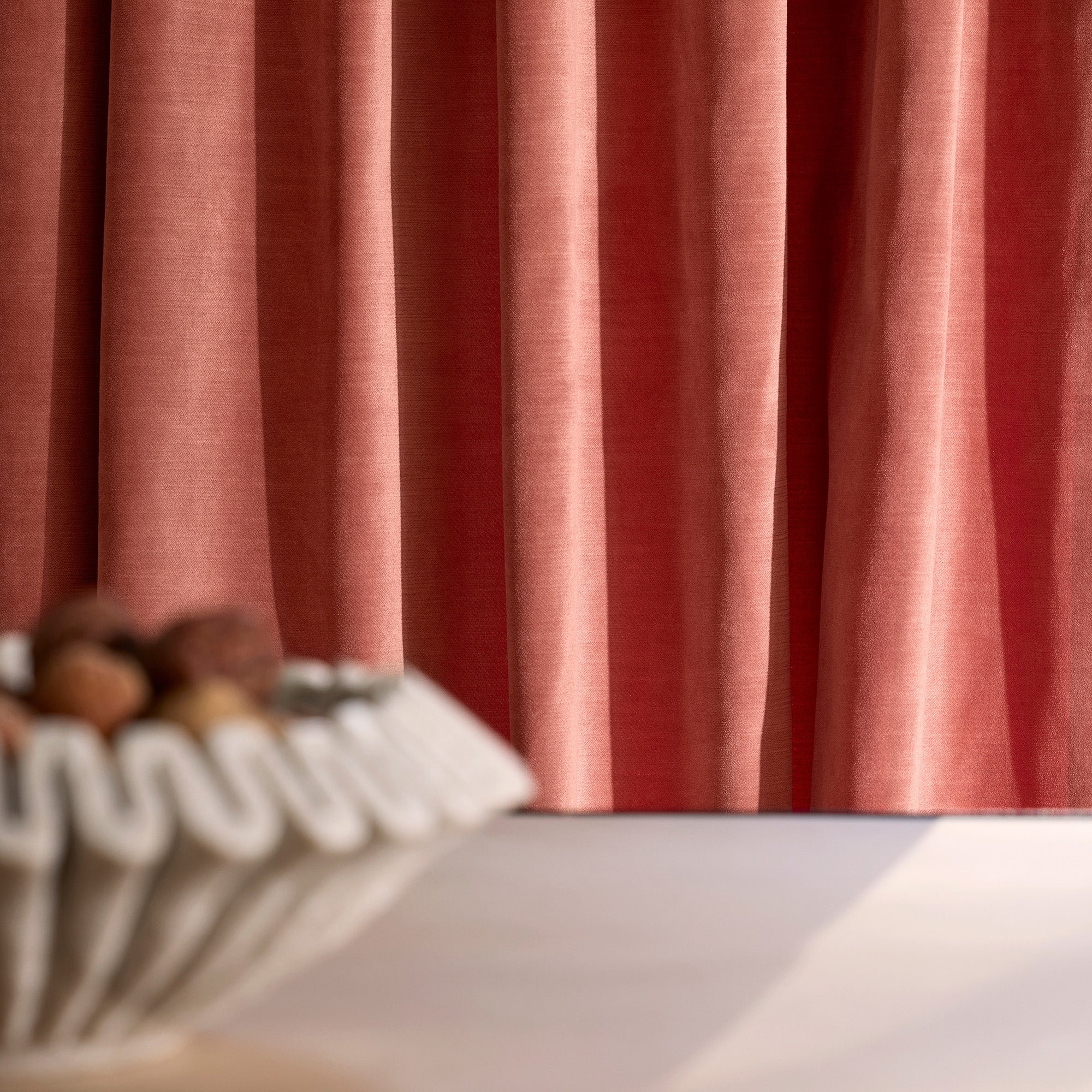 Madura - rideau dalila tamisant en velours fluide et lumineux beige 137x280 cm MADURA Rose