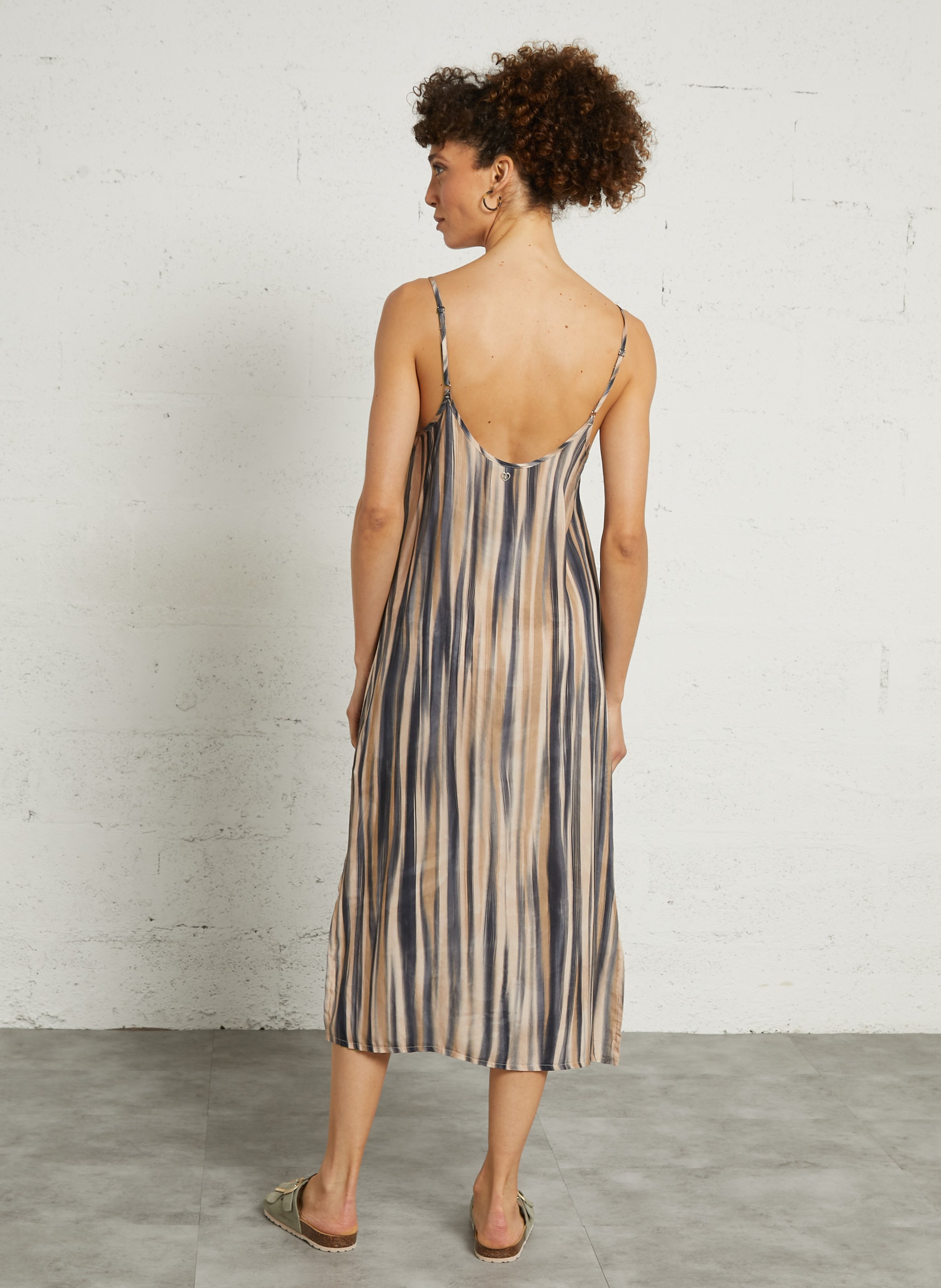 Halflange jurk met kraag PLEASE Beige