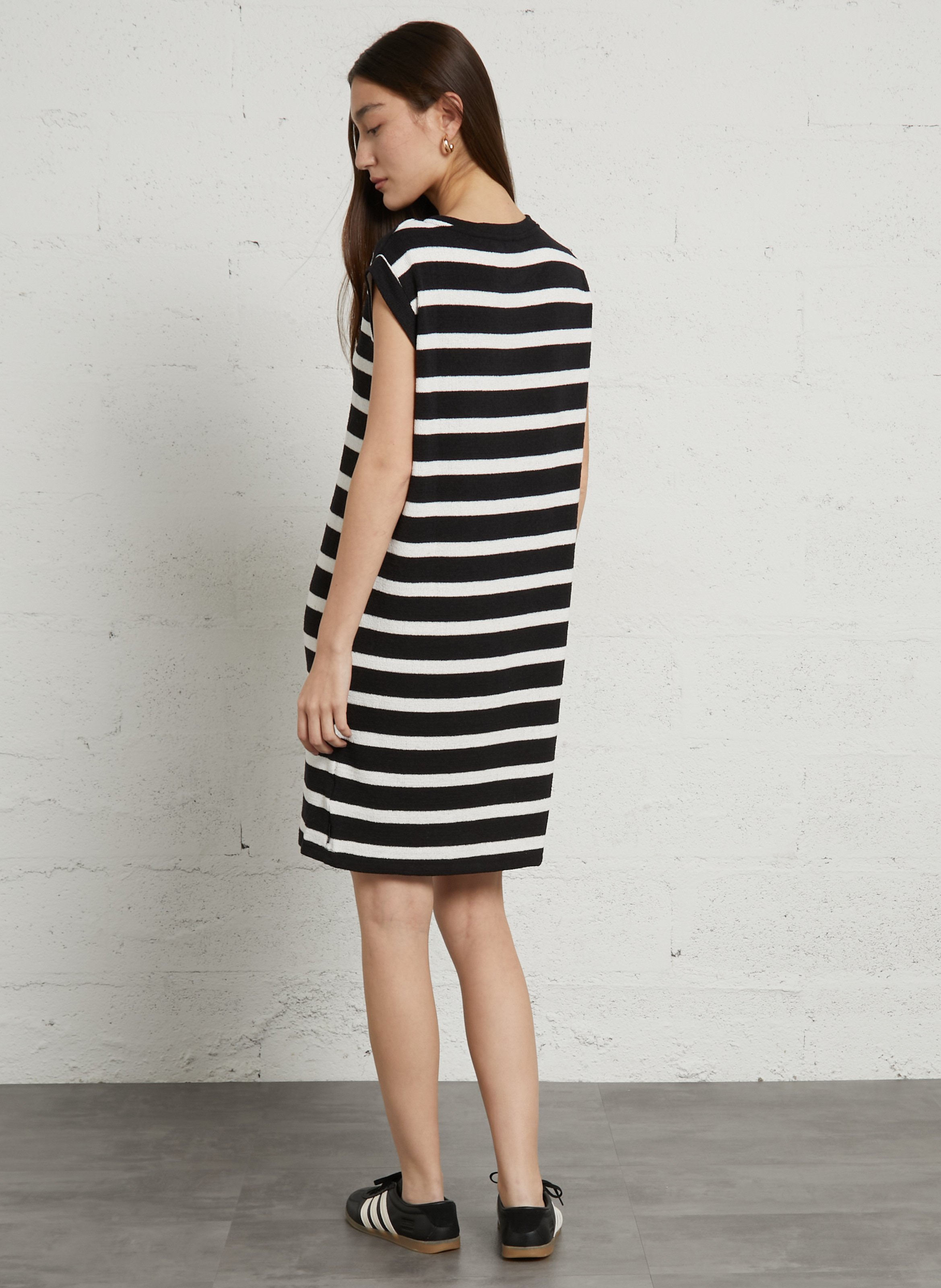 Straight round-neck dress LE TEMPS DES CERISES Black