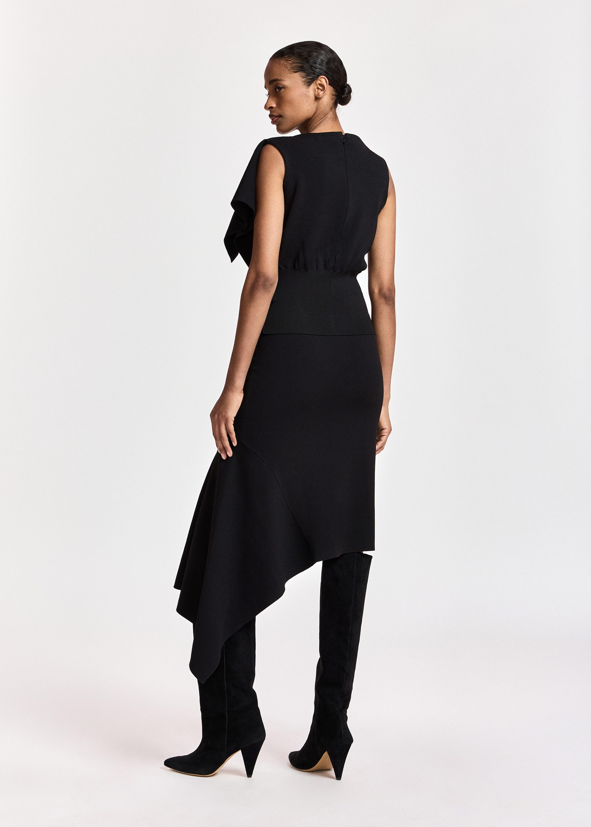 Eng anliegender Rock mit asymmetrischem Drapierung ESSENTIEL ANTWERP Schwarz