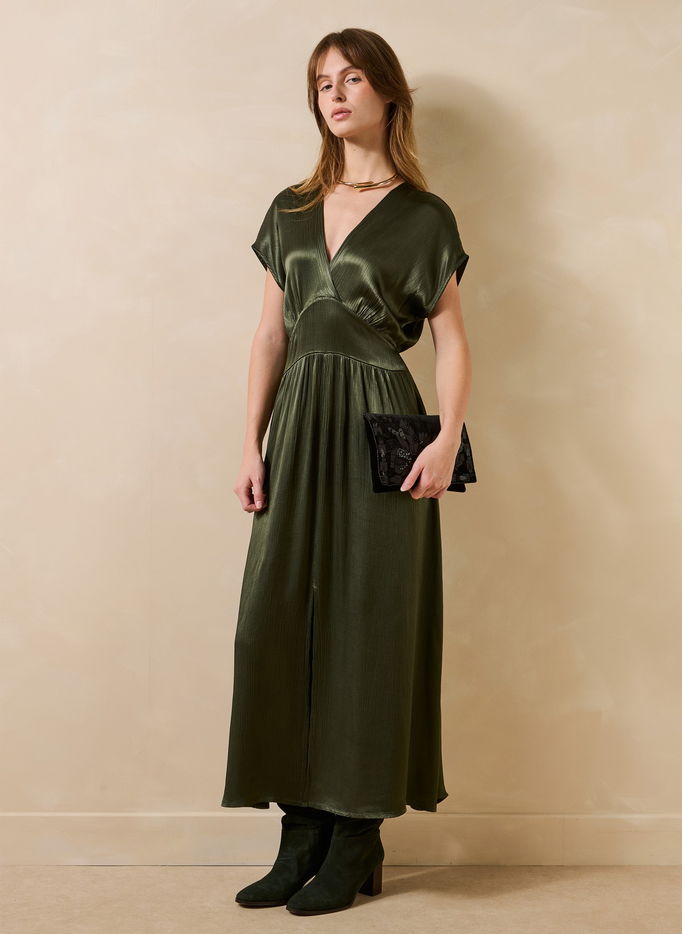 Midi-Kleid mit V-Ausschnitt und Satin-Effekt LA FEE MARABOUTEE