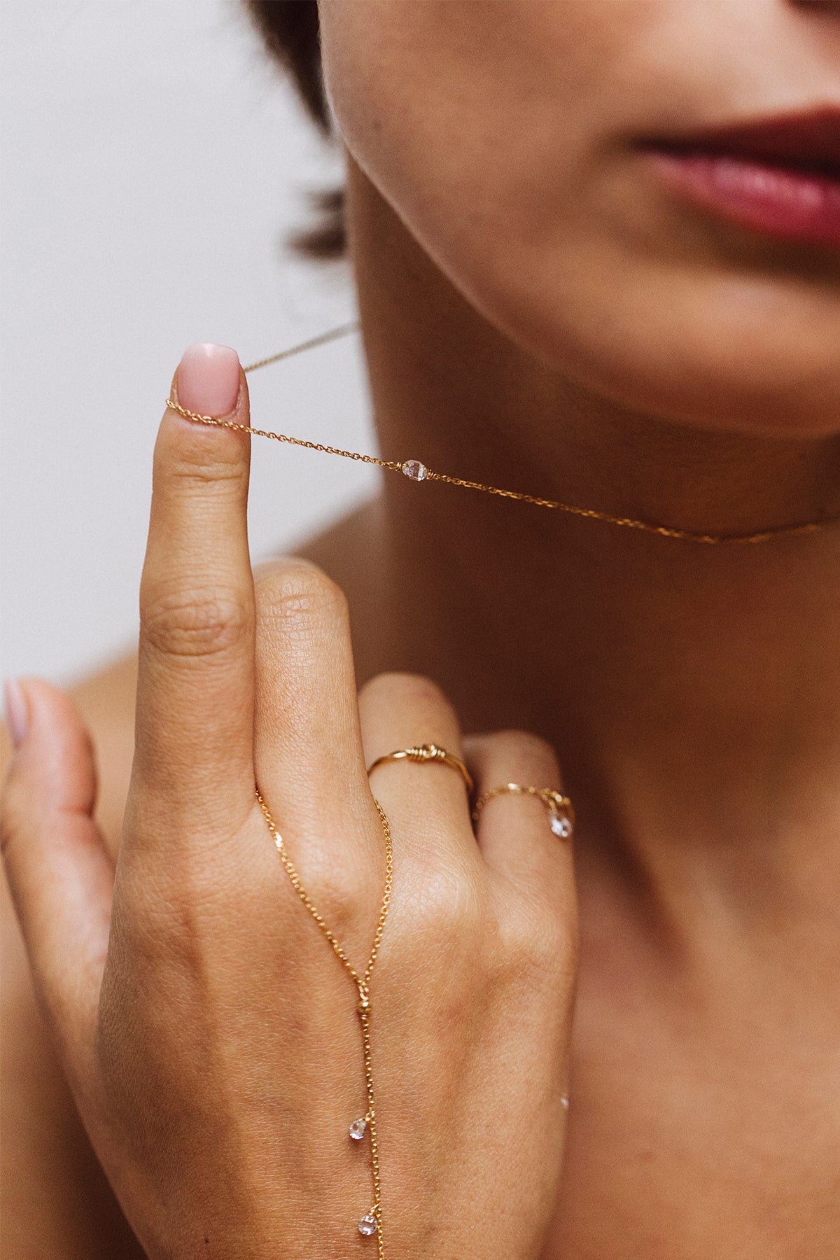 Short necklace Orianaor 750 white diamond YAY White