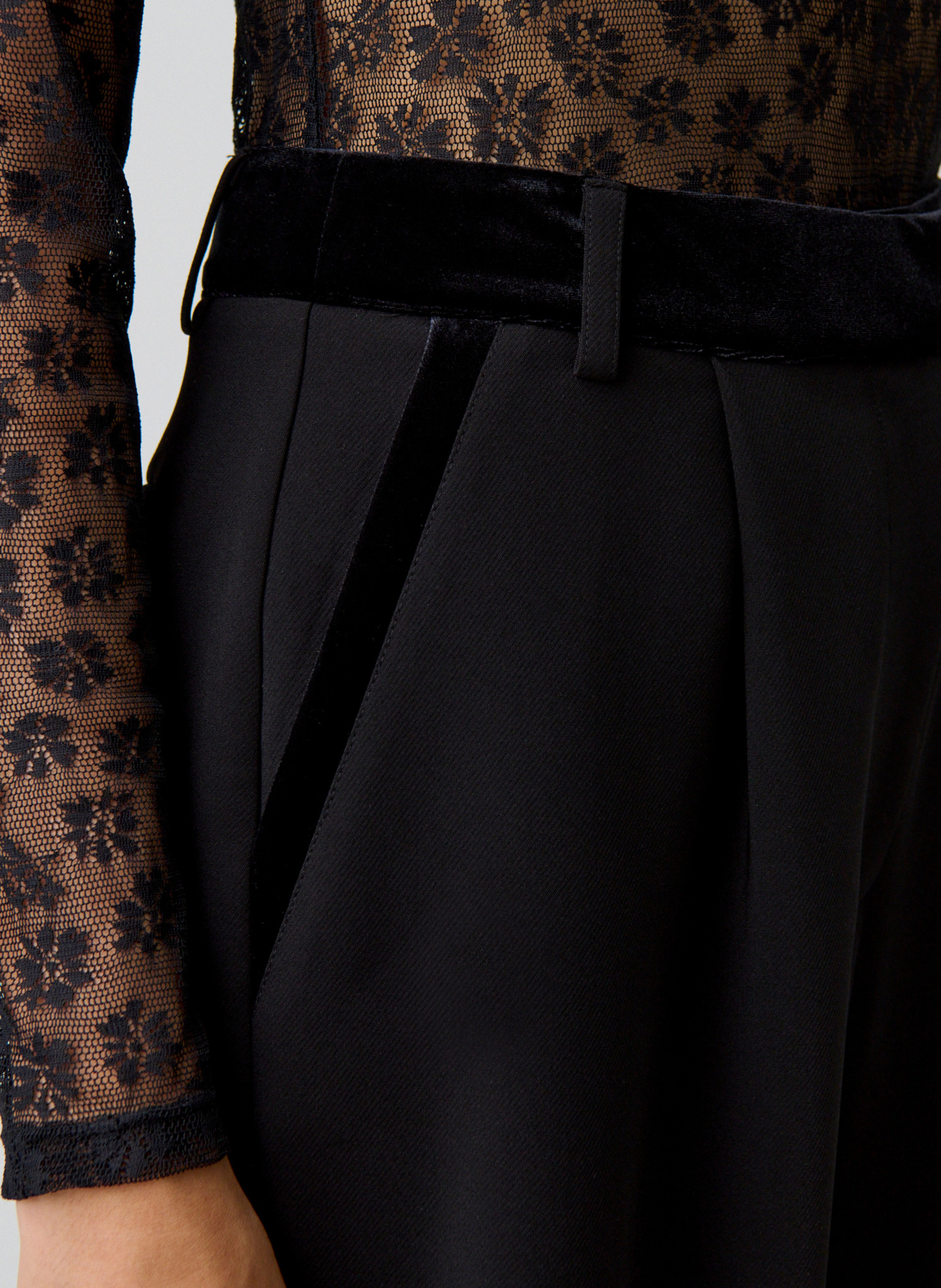 Bundfaltenhose mit hohem Bund CLAUDIE PIERLOT Schwarz