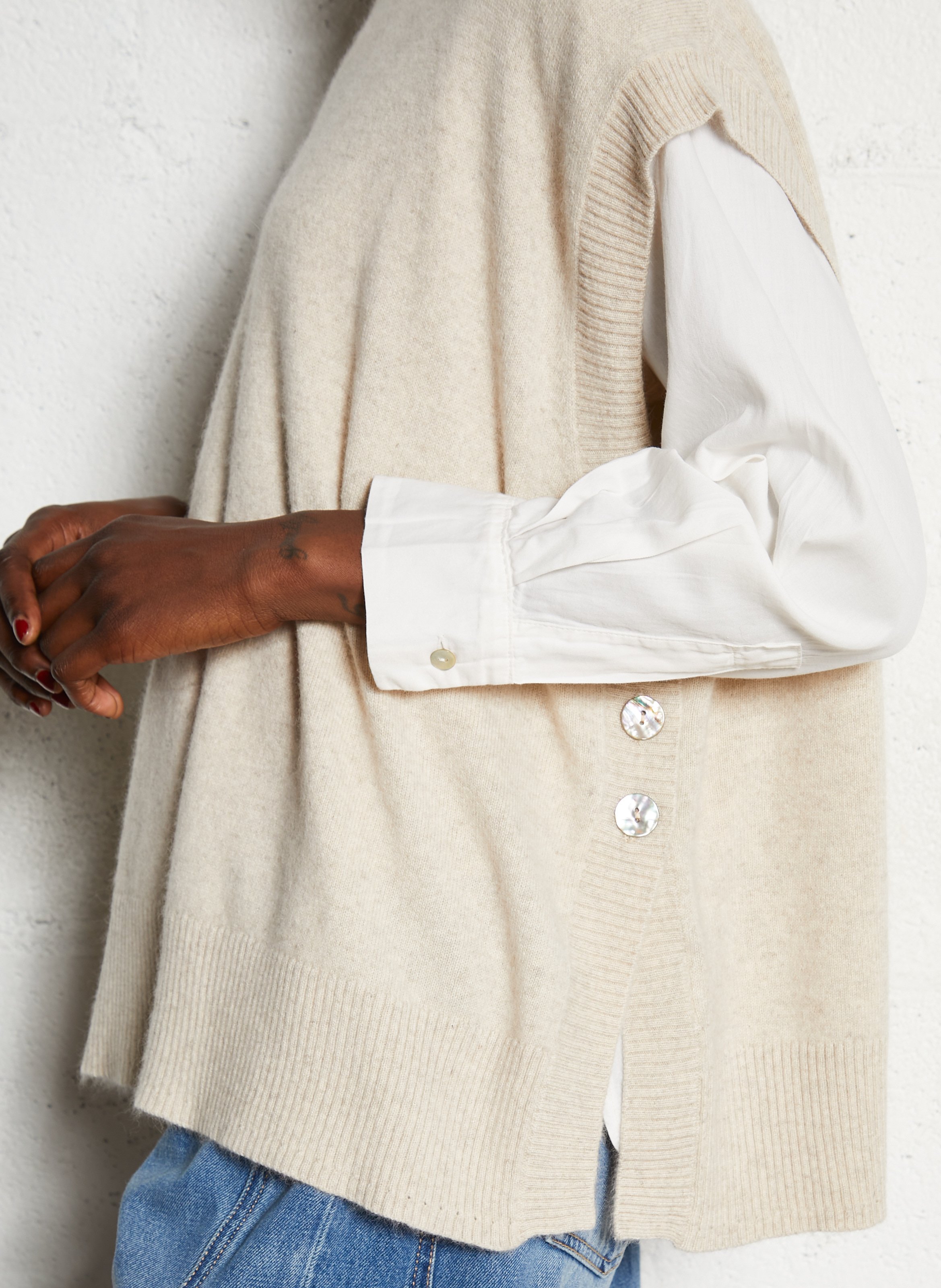 Round neck wool blend cape BELLA JONES Beige