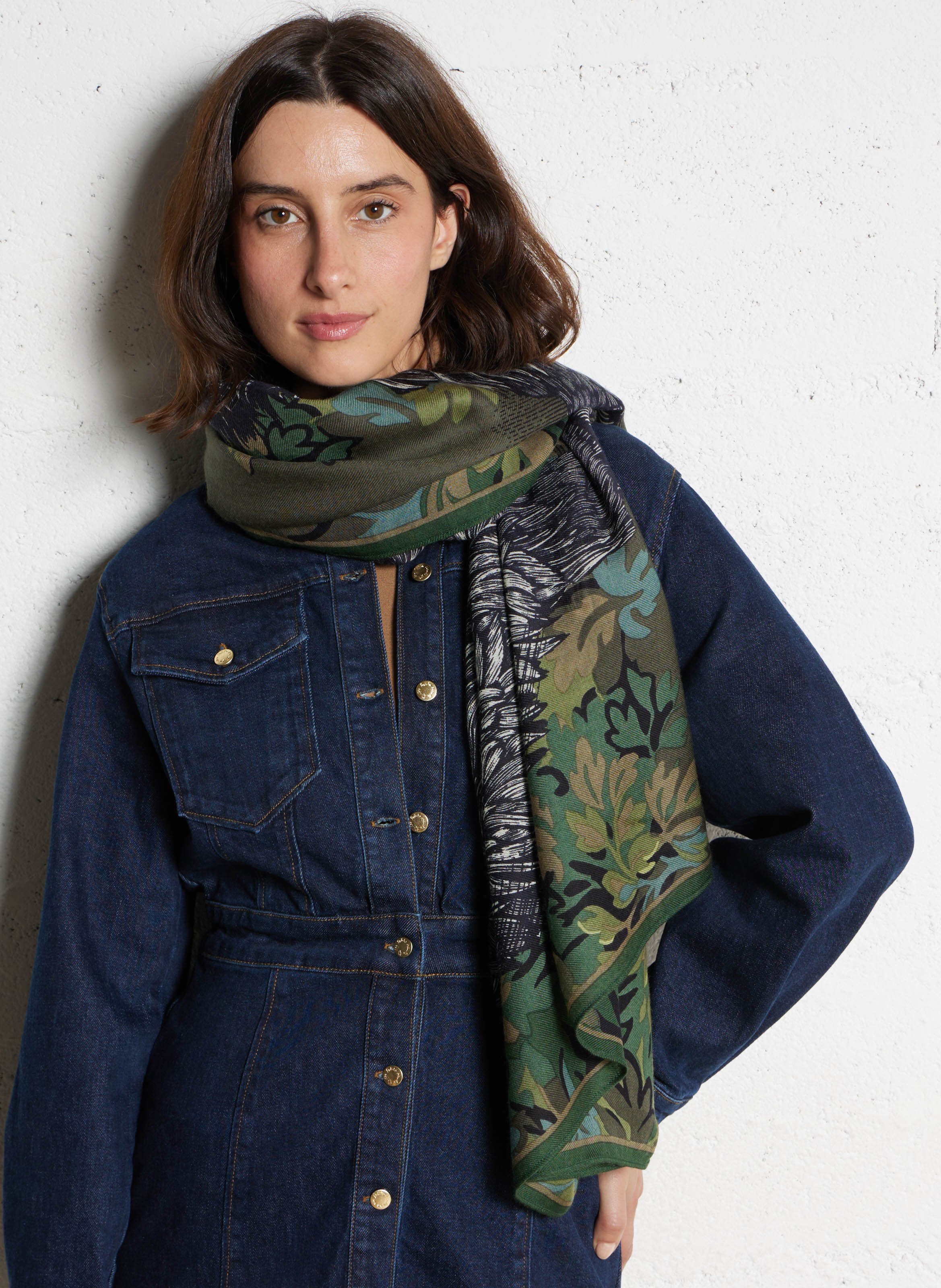 Tuch aus Wolle INOUI EDITIONS