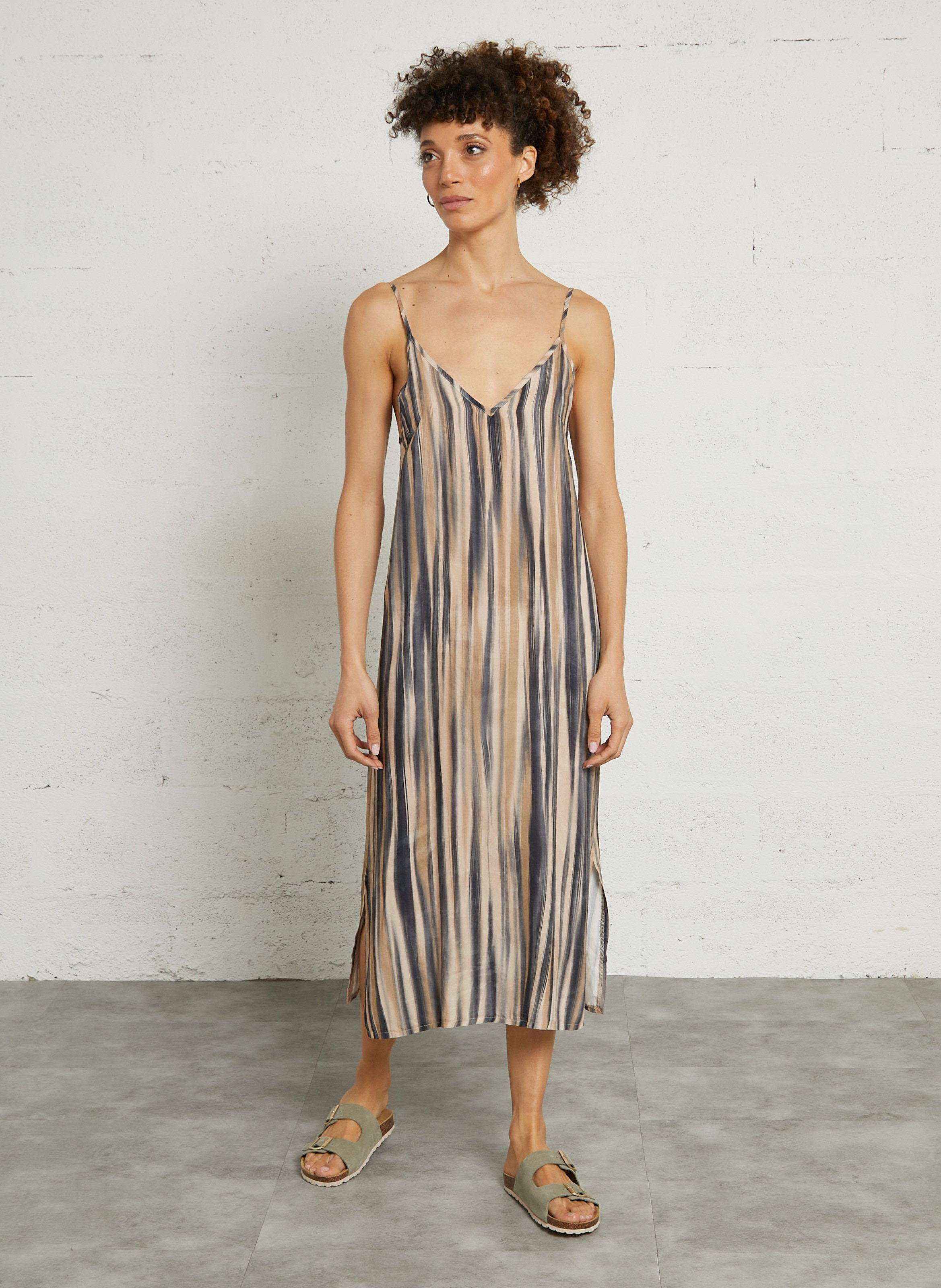 Halflange jurk met kraag PLEASE Beige