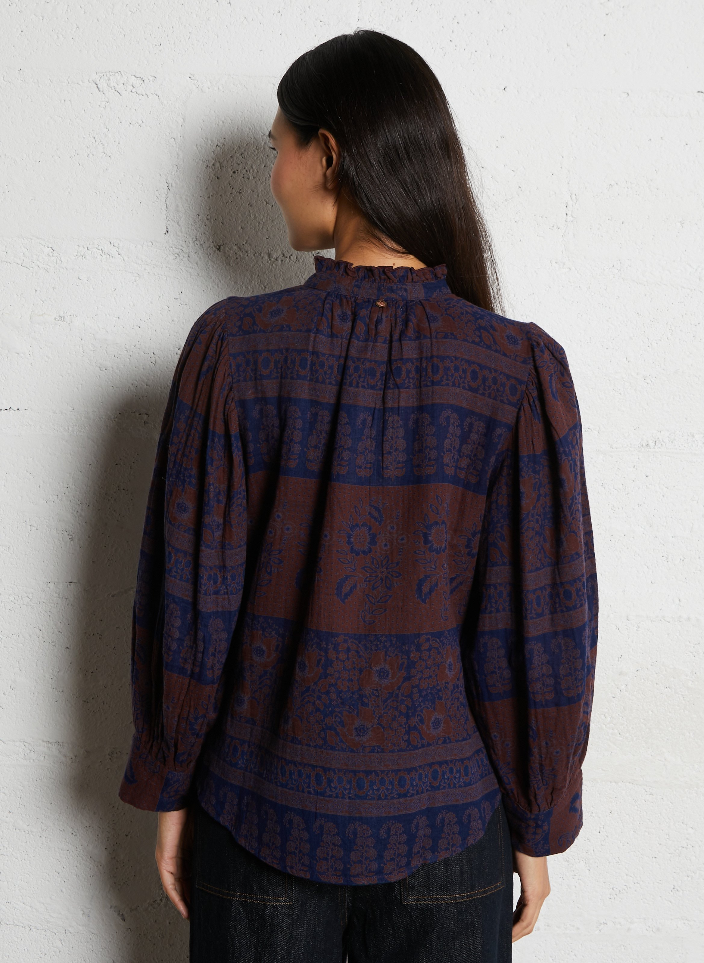 Bluse mit viktorianischem Kragen und bedrucktem Baumwollstoff ANTIK BATIK Pflaume