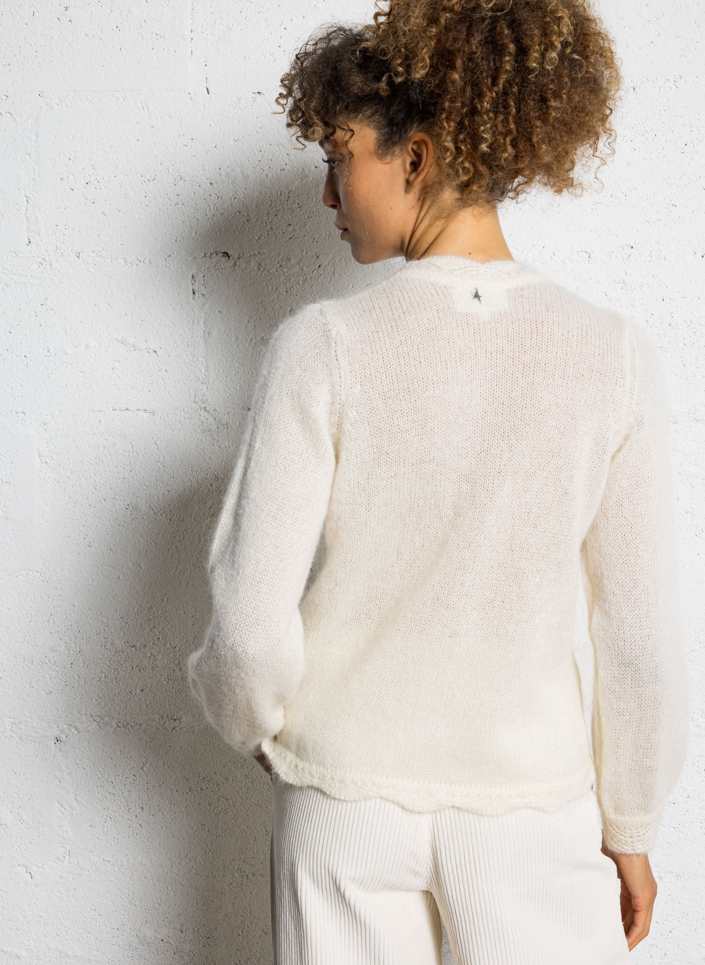 Gilet droit col rond ajouré en mohair et alpaga mélangés SUD EXPRESS Blanc