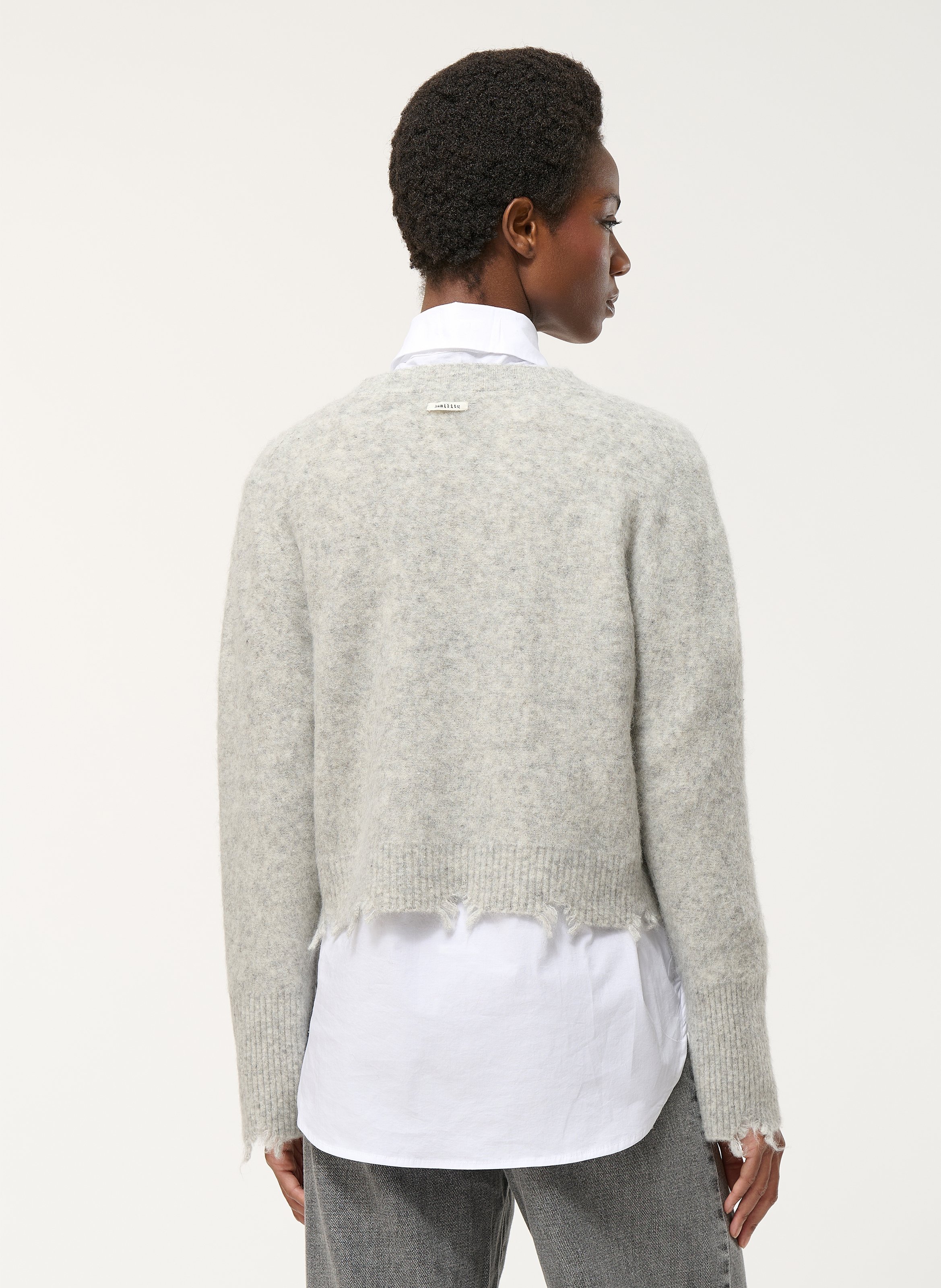 Caissa - Wollstrickpullover mit V-Ausschnitt und Details HUMILITY Silber