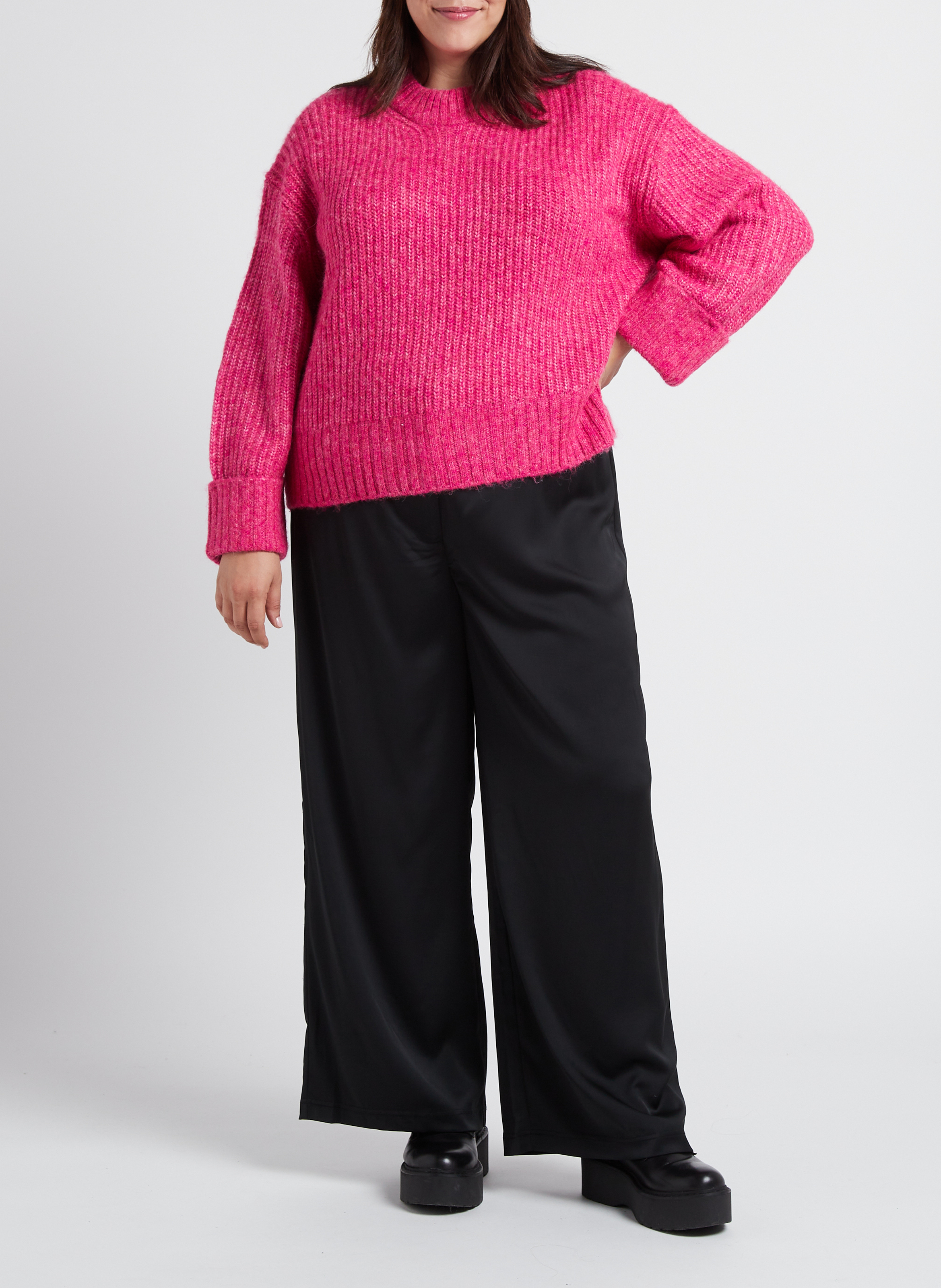 Pull ample col rond en maille mélangée GINA TRICOT Rose