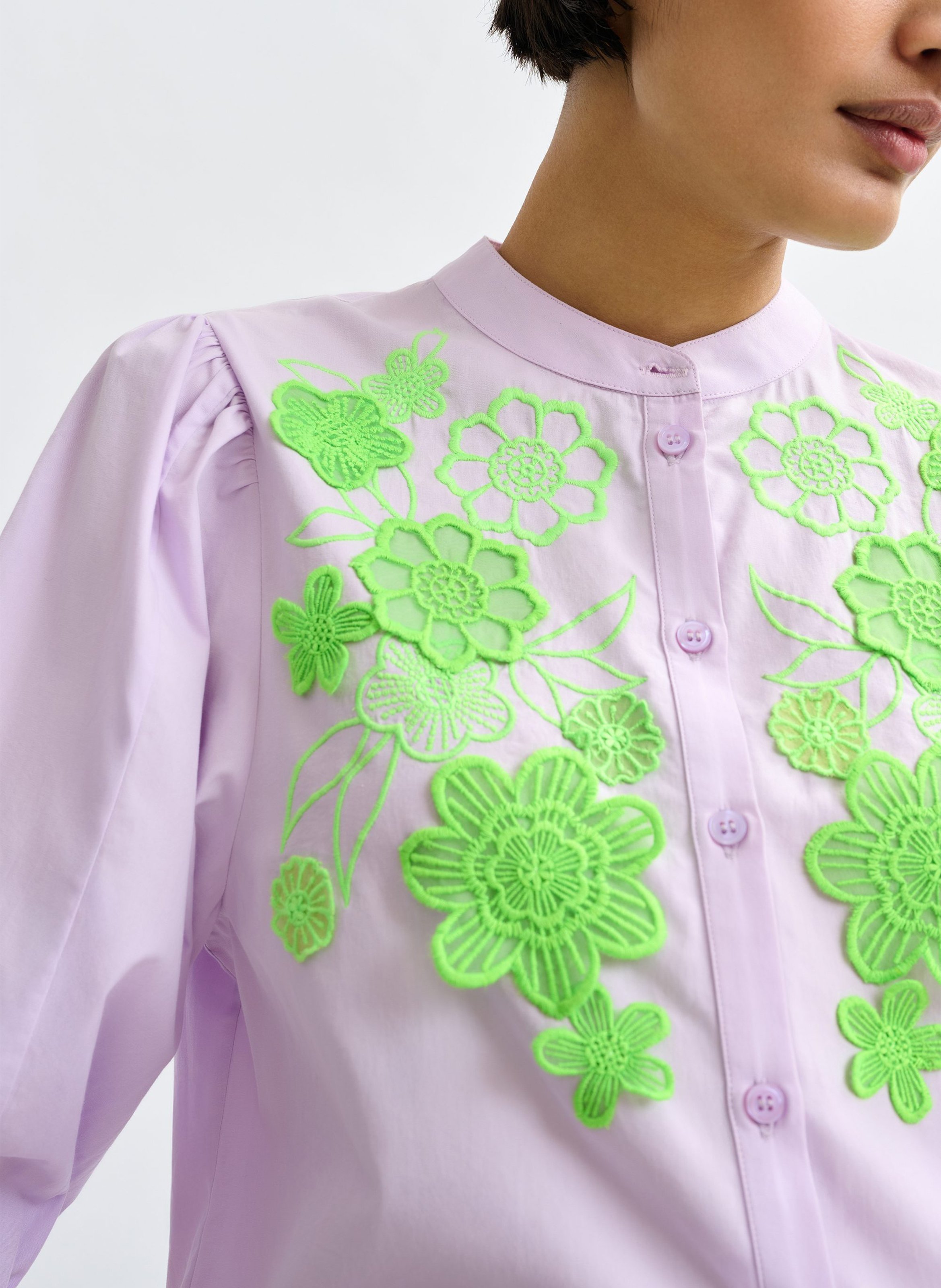 Baumwollbluse mit Rundhalsausschnitt ESSENTIEL ANTWERP Violett