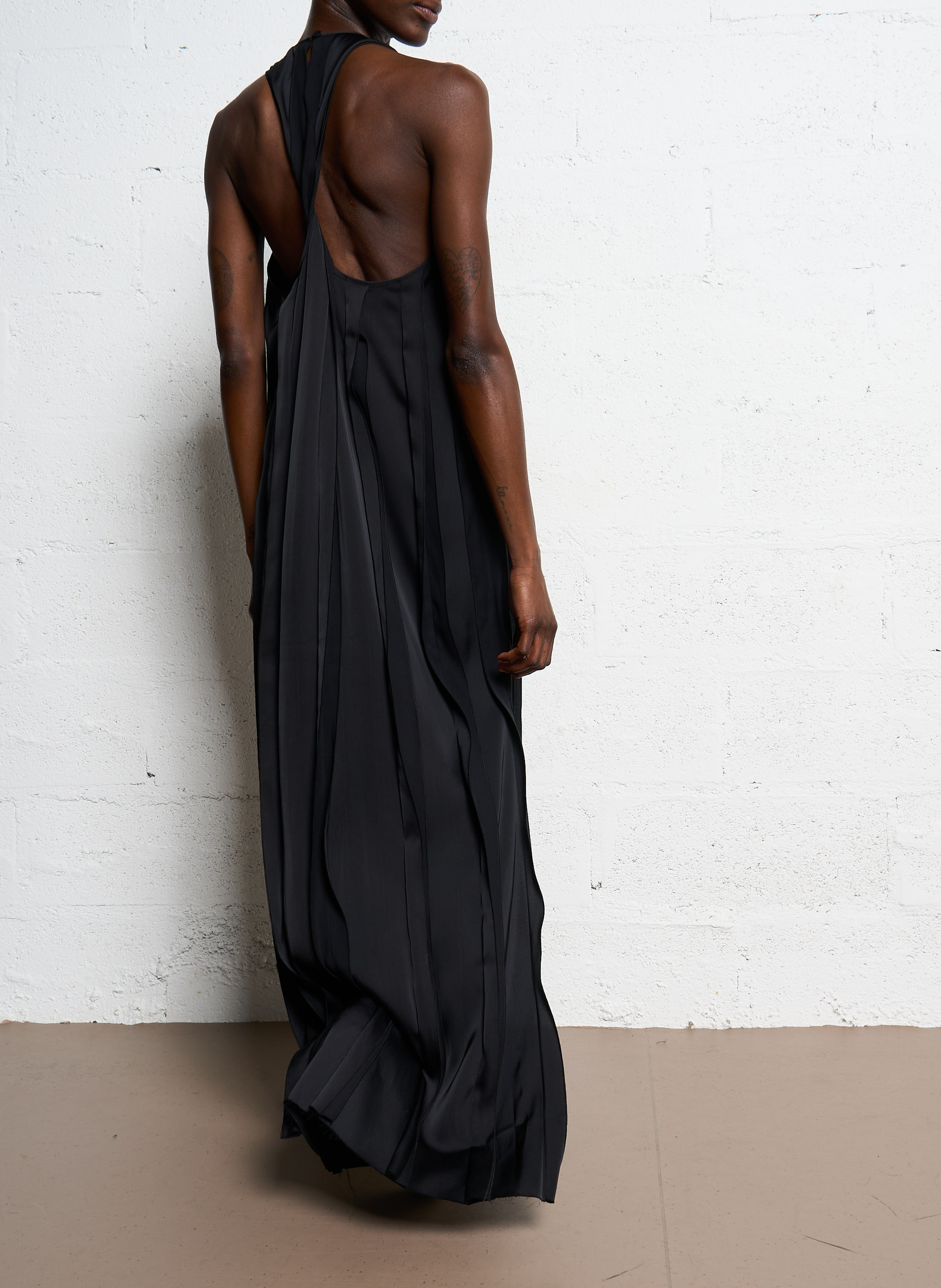 Long pleated dress ATTIC AND BARN Black