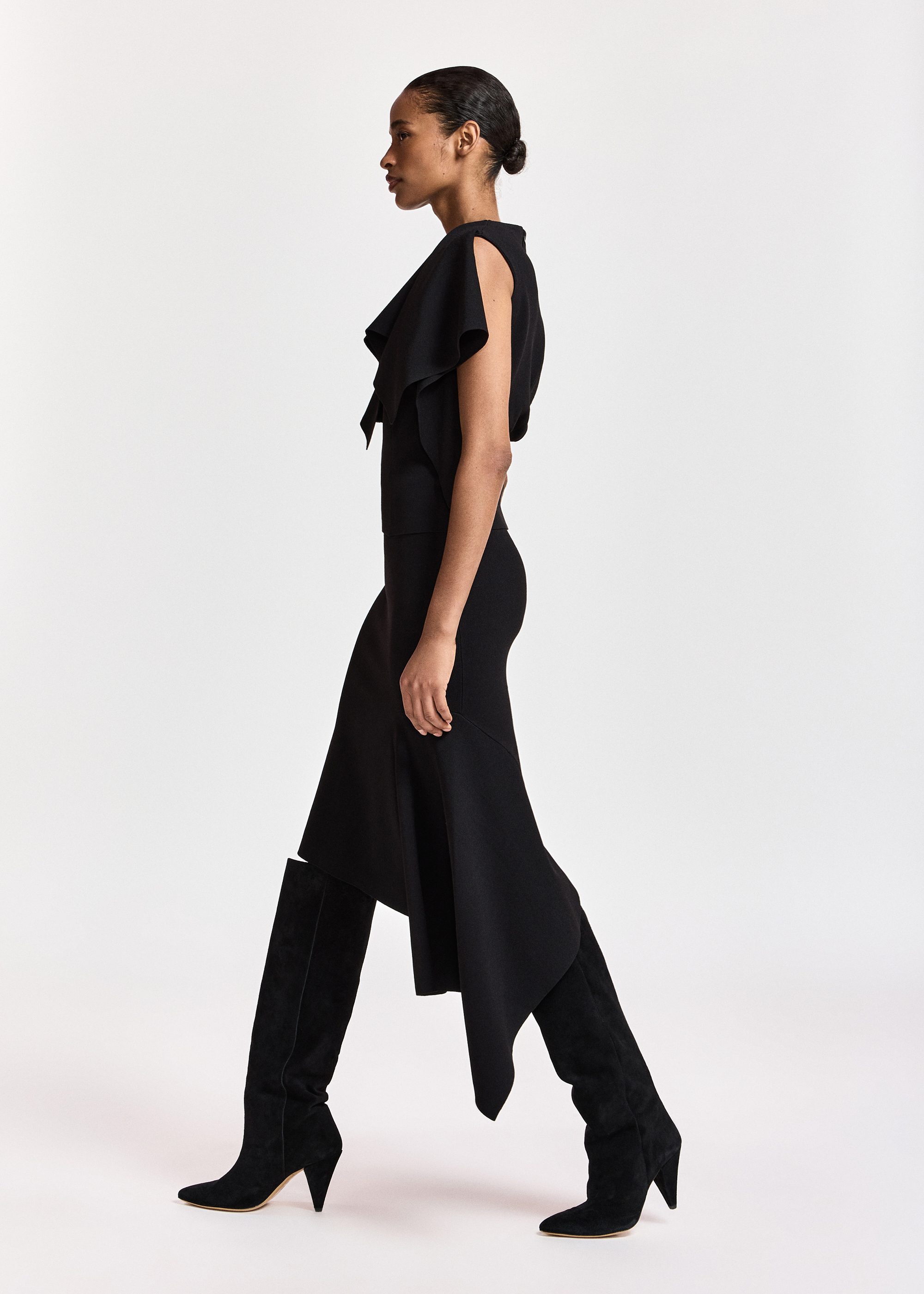 Eng anliegender Rock mit asymmetrischem Drapierung ESSENTIEL ANTWERP Schwarz