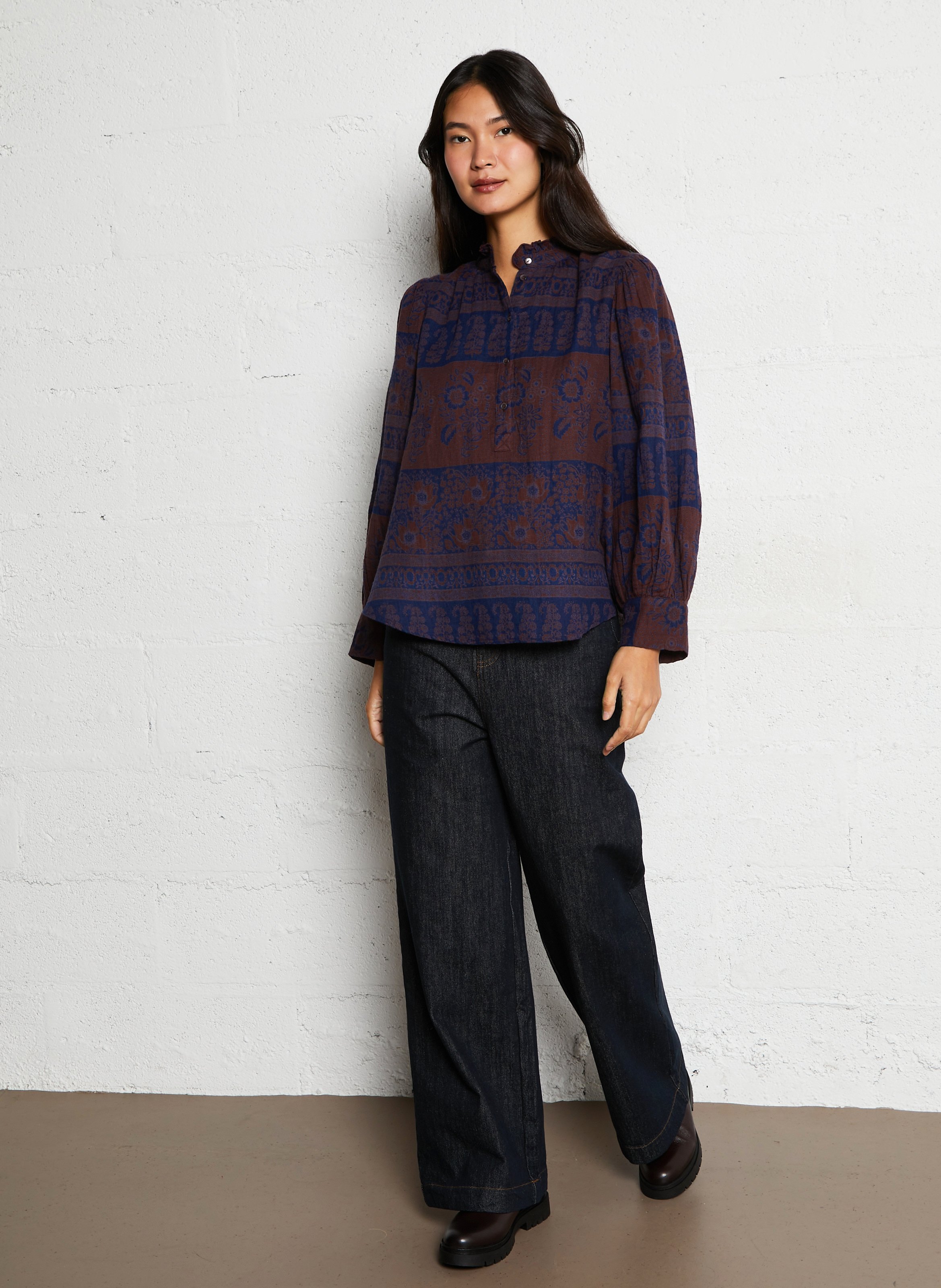 Bluse mit viktorianischem Kragen und bedrucktem Baumwollstoff ANTIK BATIK Pflaume