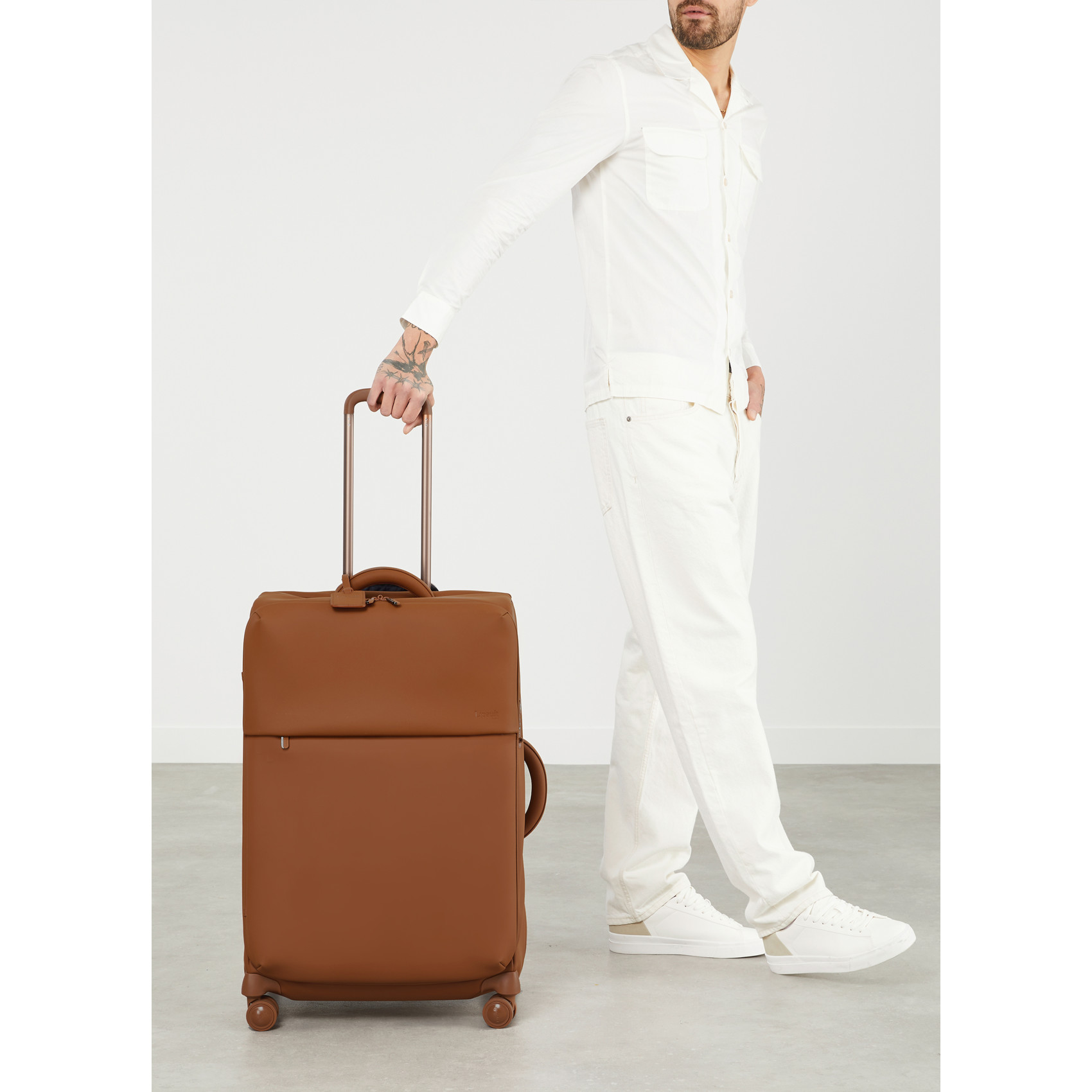 Lost in Berlin 4-Wheel Suitcase Size L LIPAULT Brown