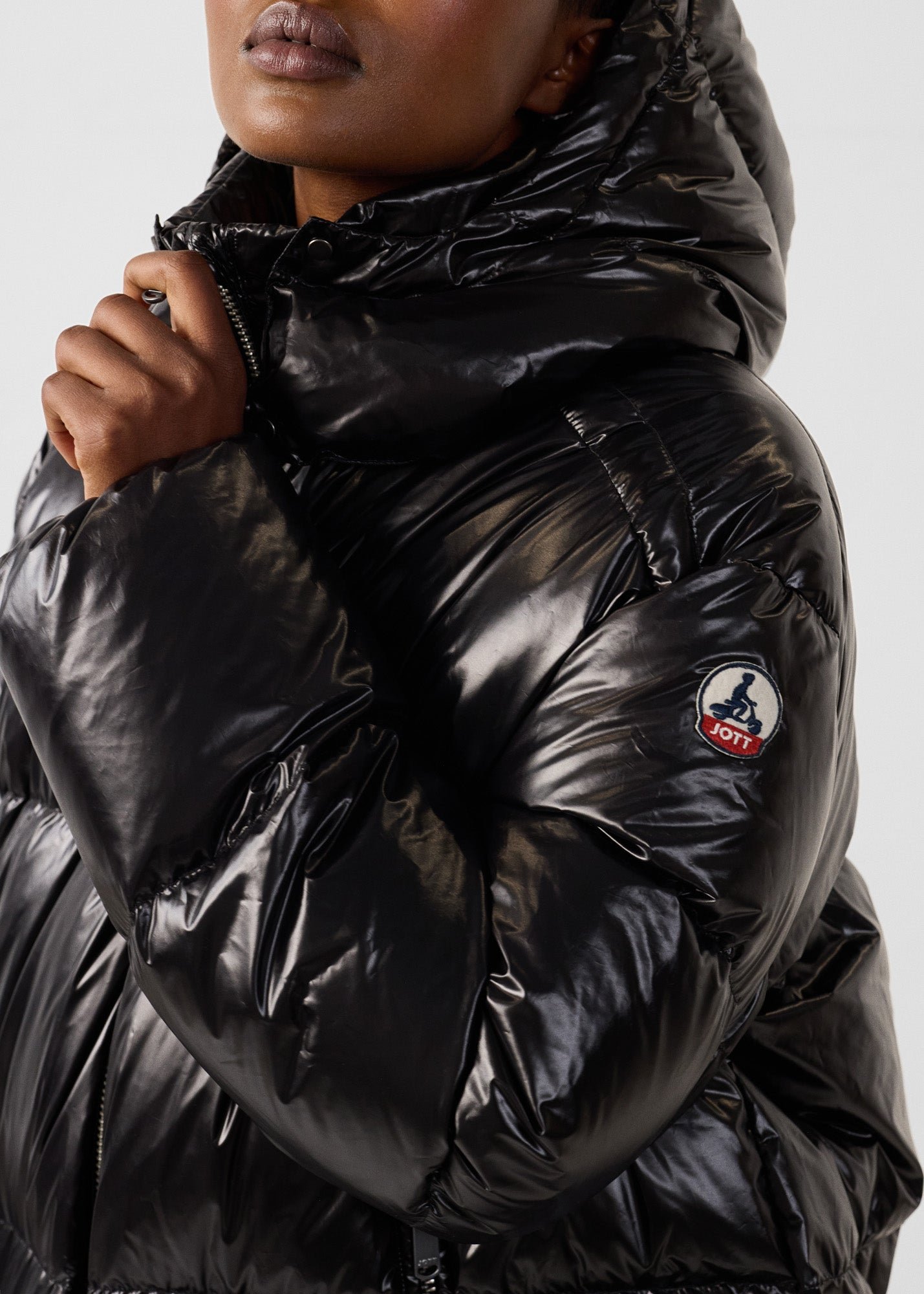 Shiny extreme cold puffer jacket JOTT Black
