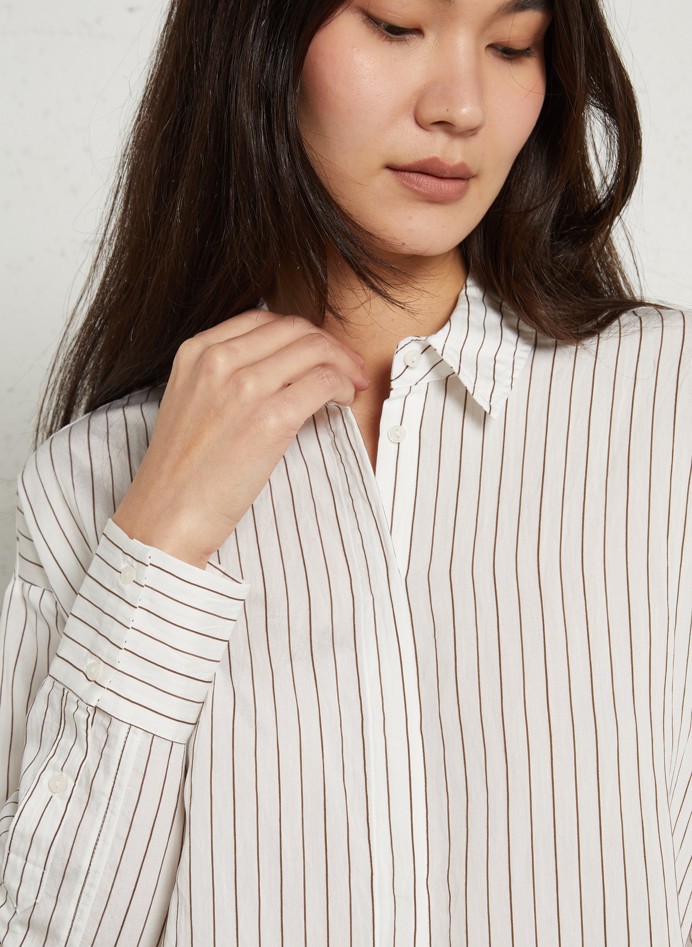 Weit geschnittene Streifenbluse mit klassischem Kragen SUD EXPRESS Weiss