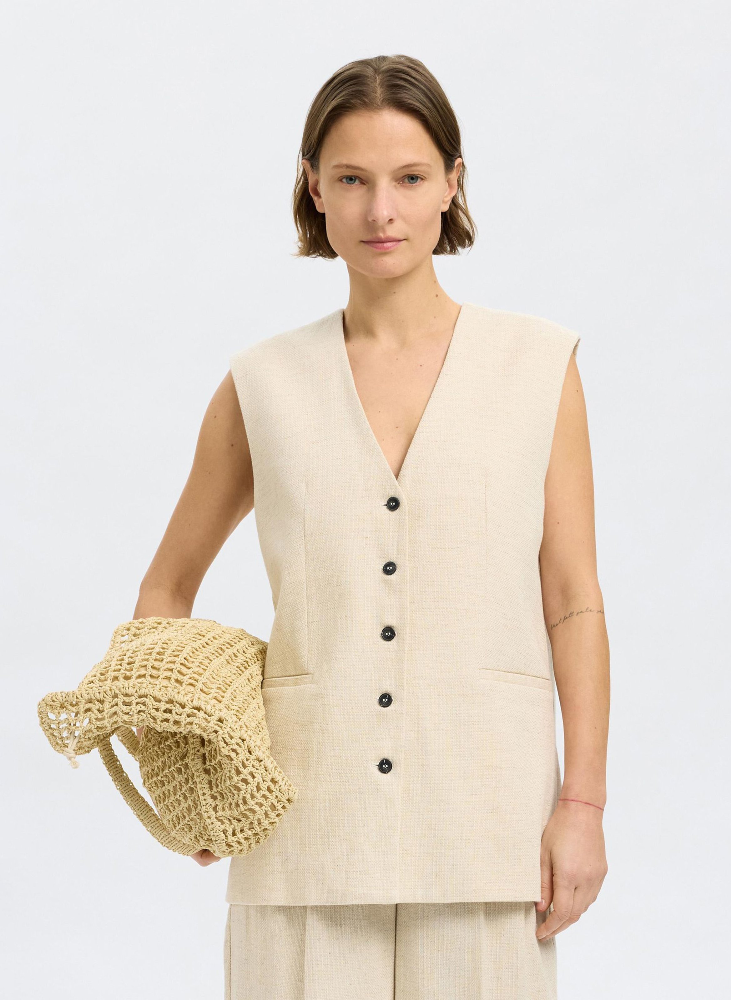 Straight V-neck vest in organic cotton and linen SELECTED Beige