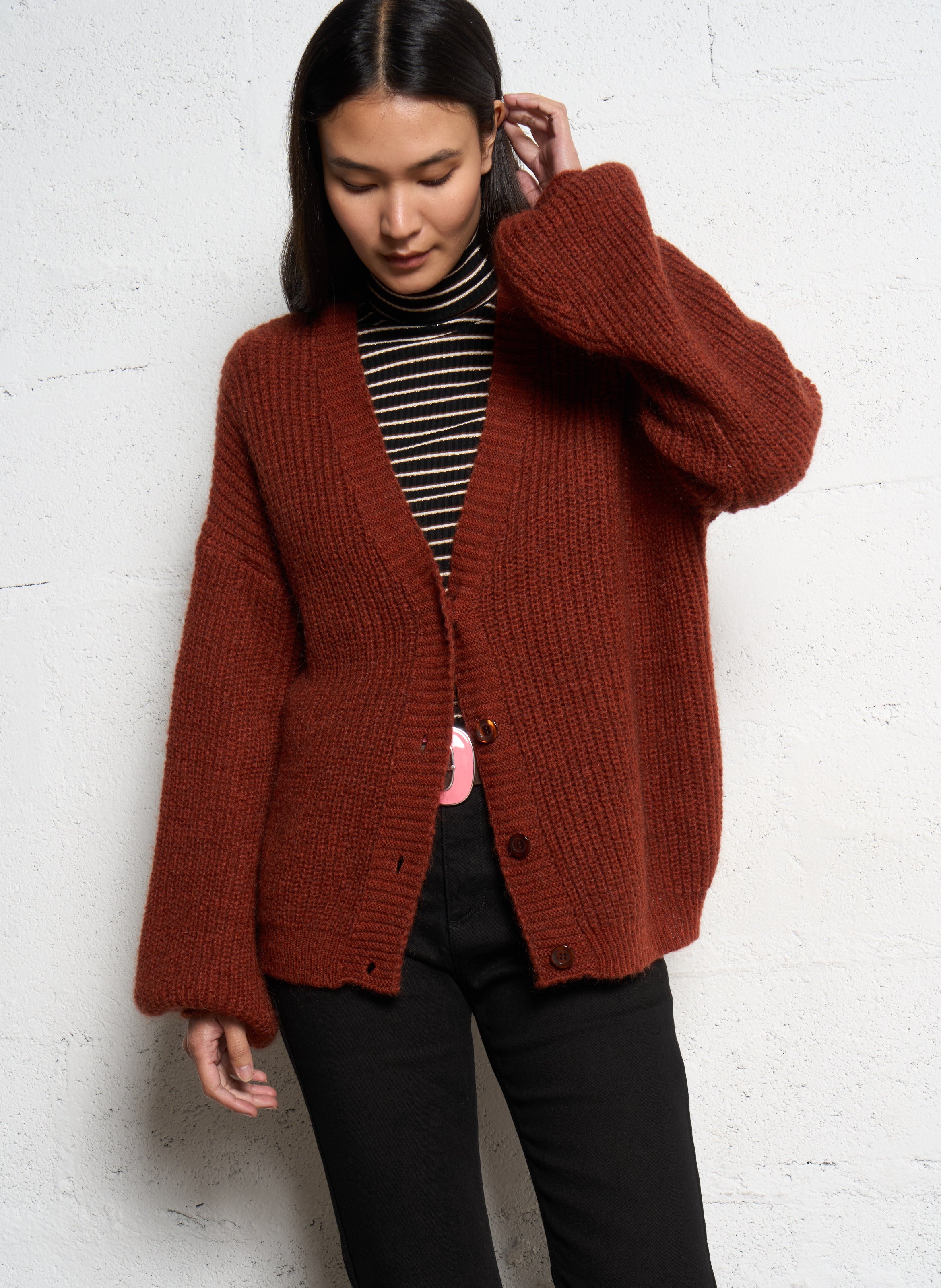 Oversized V-neck button-up cardigan ONE STEP Brown