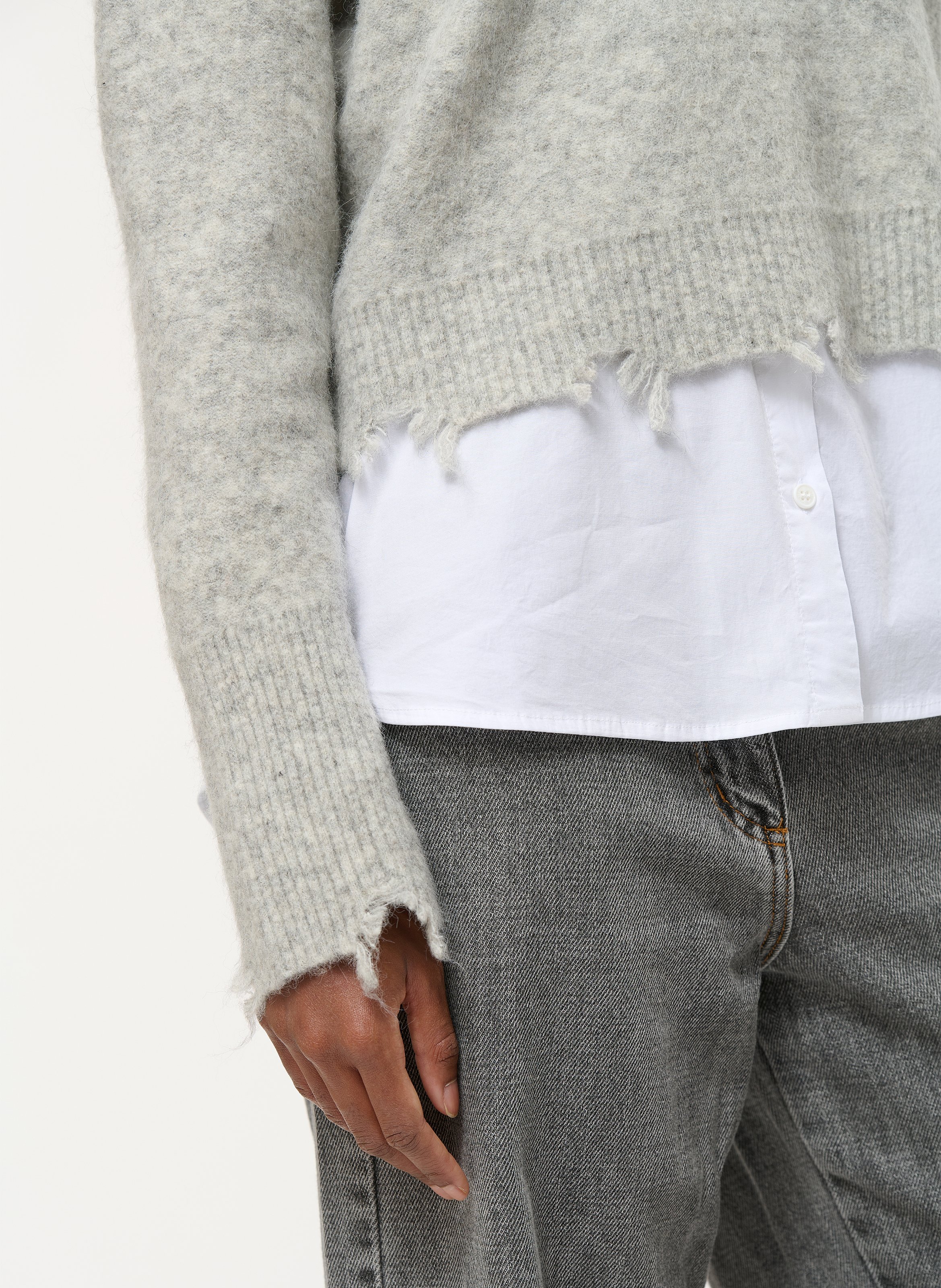 Caissa - Wollstrickpullover mit V-Ausschnitt und Details HUMILITY Silber