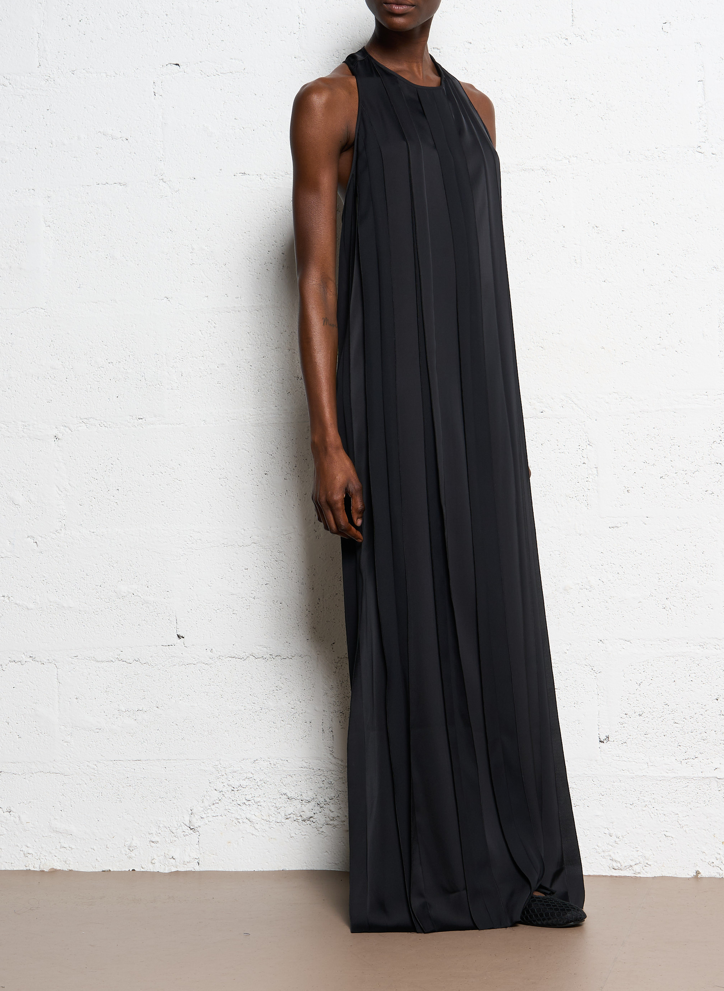Long pleated dress ATTIC AND BARN Black