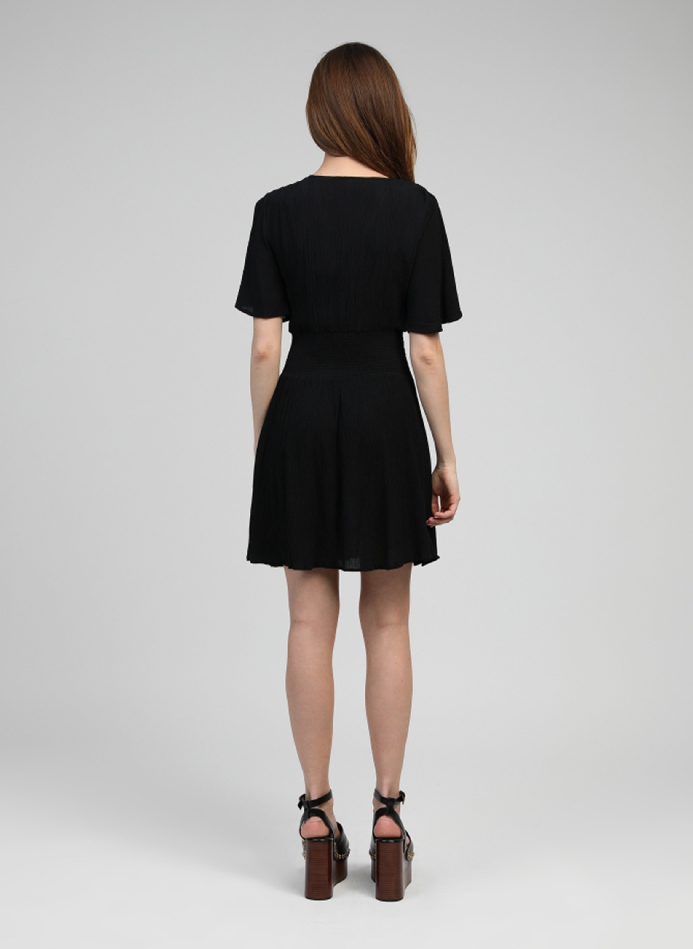 Kurzkleid aus Viskose-Mix AN'GE Schwarz