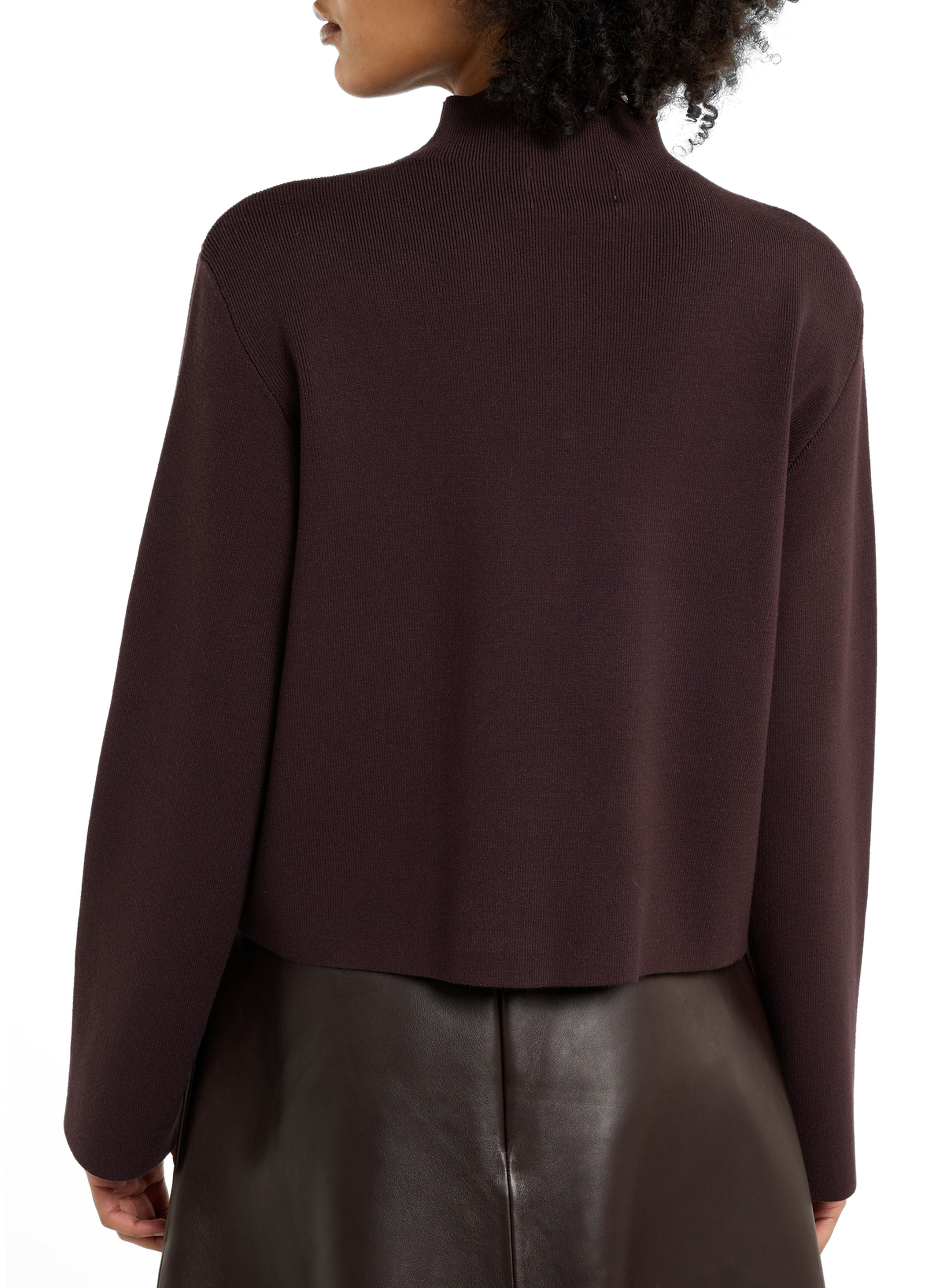 Asymmetric high neck pull. SAISON 1865 Brown