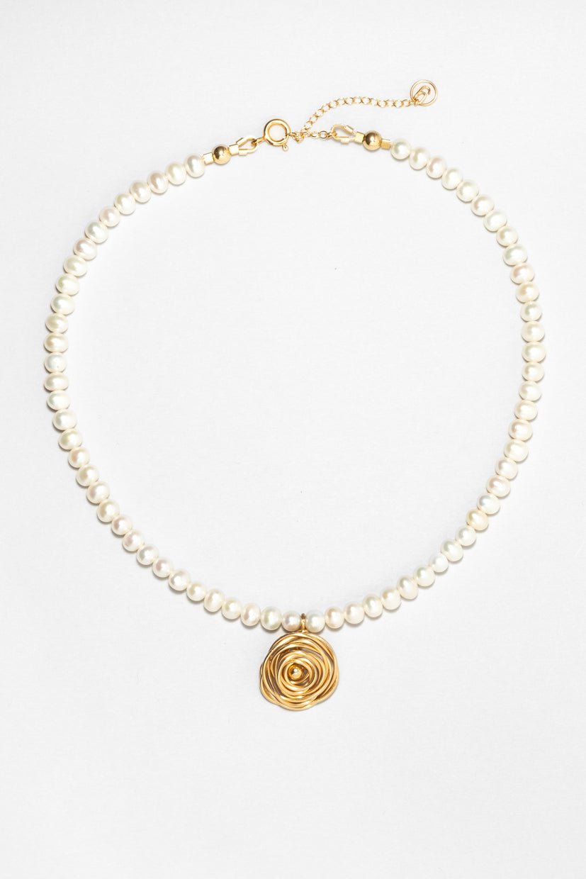 Rosa necklace - gold cultured pearl YAY White