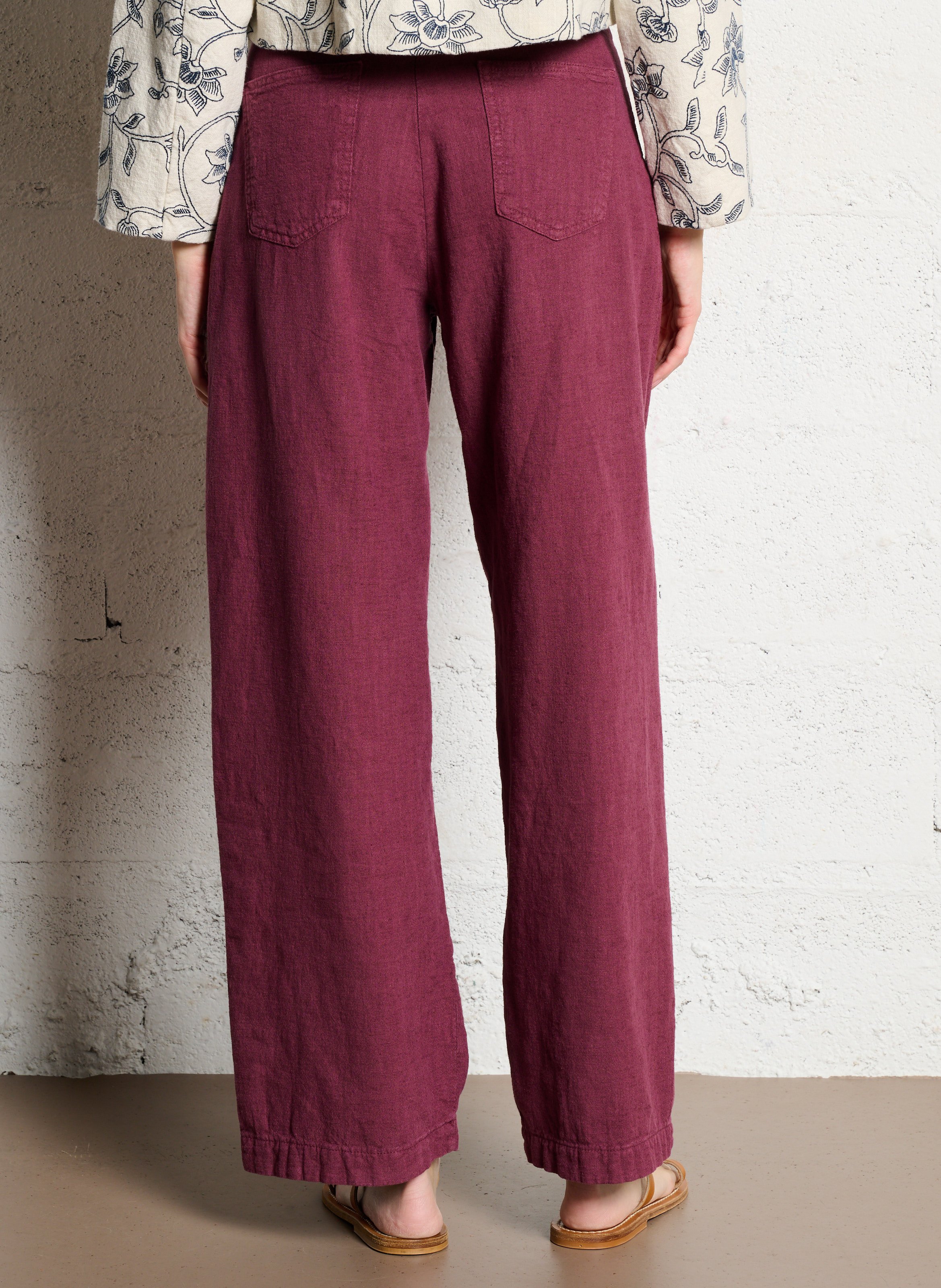 Weit geschnittene Bundfaltenhose aus Leinen-Mix MAISON HOTEL Rot