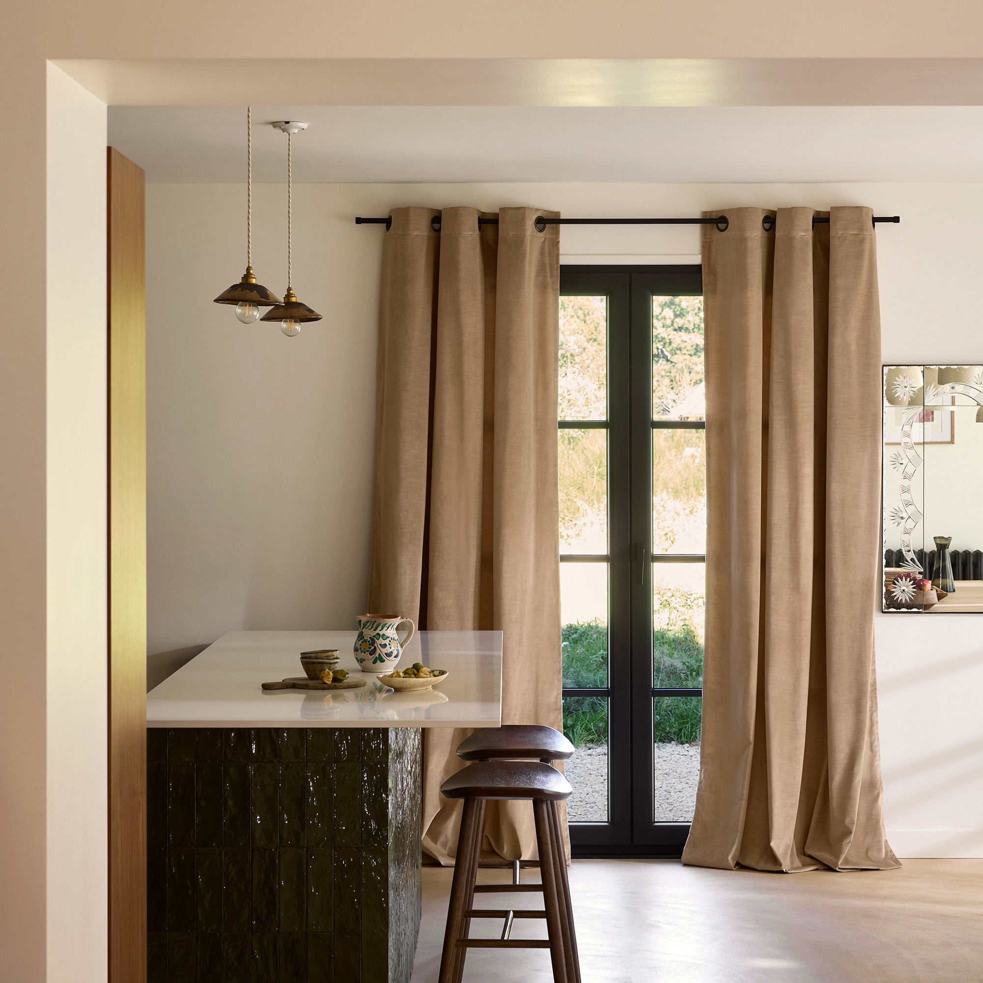 Madura - rideau dalila tamisant en velours fluide et lumineux beige 137x280 cm MADURA Beige