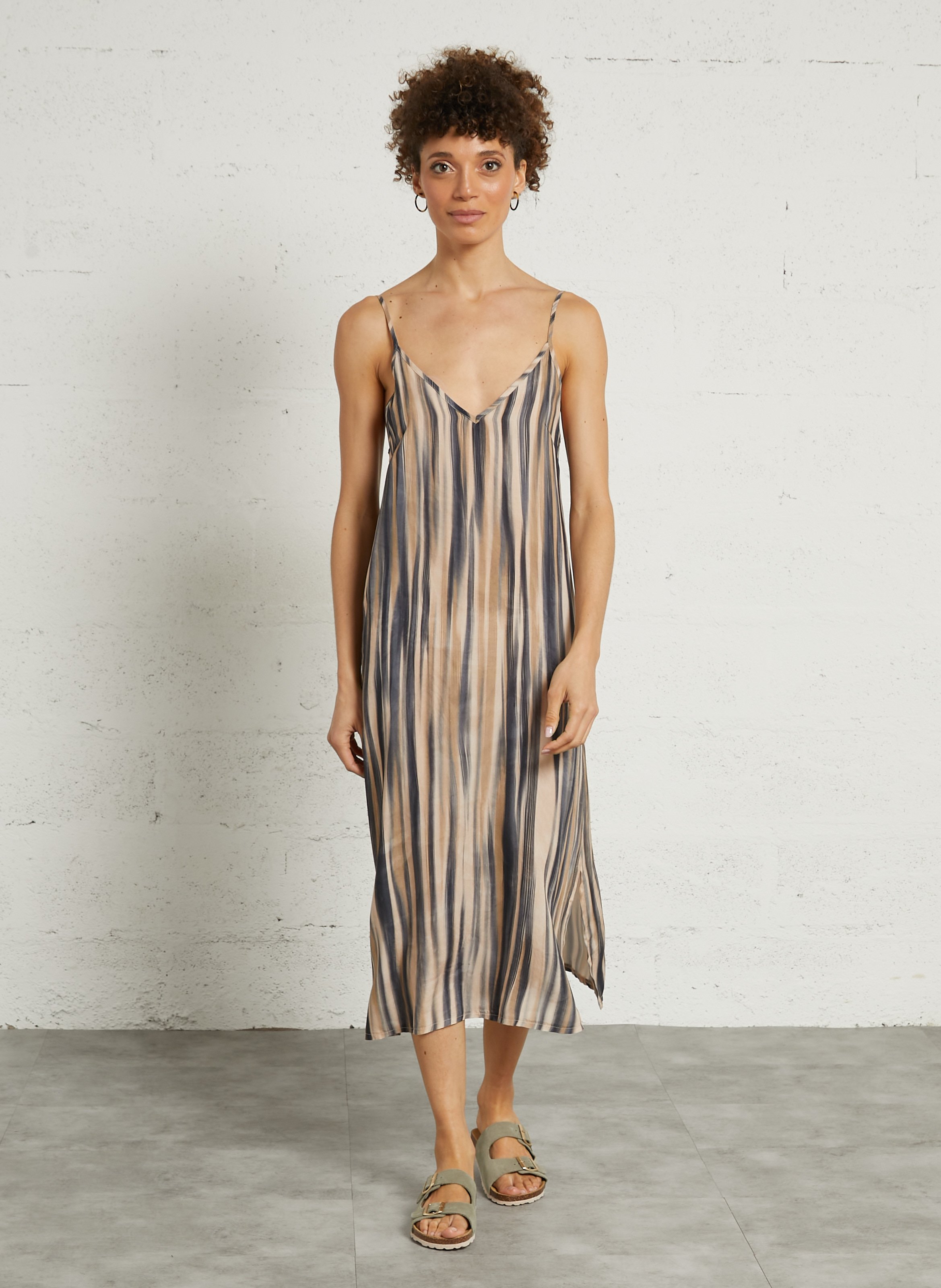 Halflange jurk met kraag PLEASE Beige