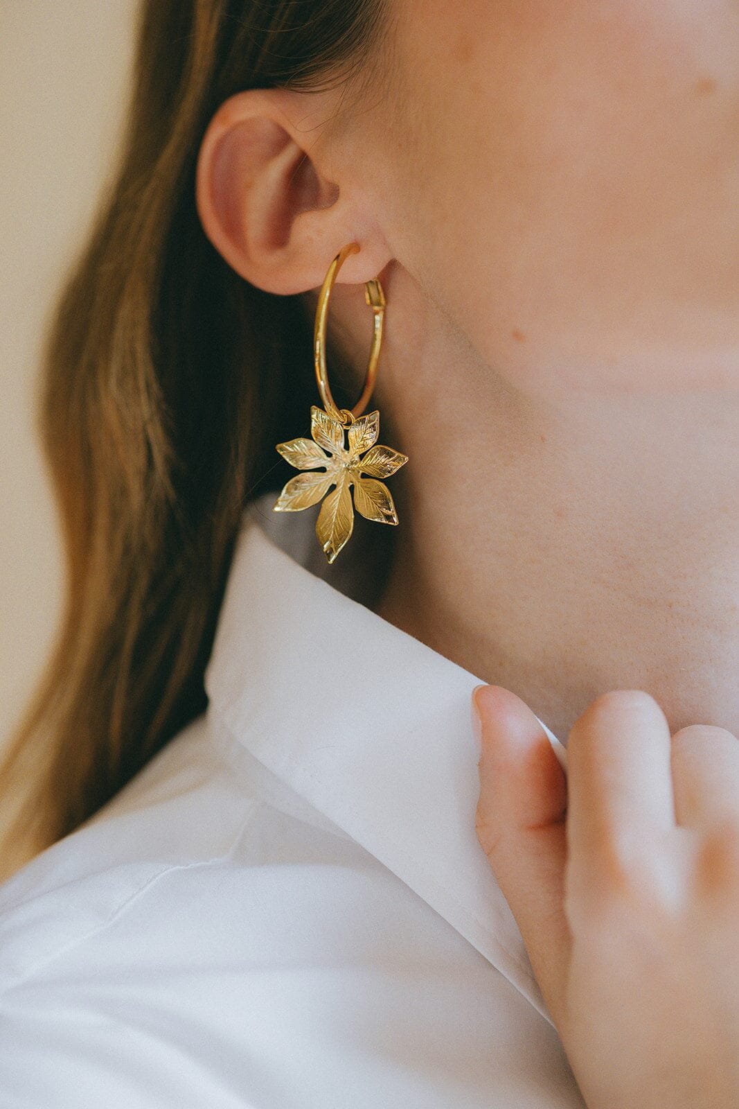 Small silver-plated flower hoop earrings MONSIEUR SIMONE Golden