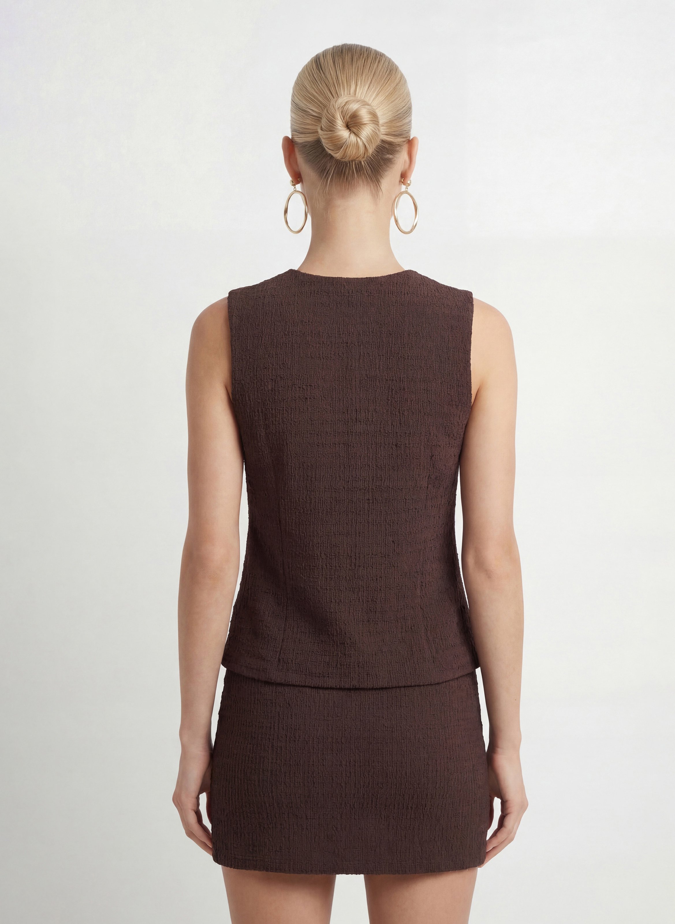 Gerade geschnittene, ärmellose Bluse aus Viskose-Mix KOOKAI Braun