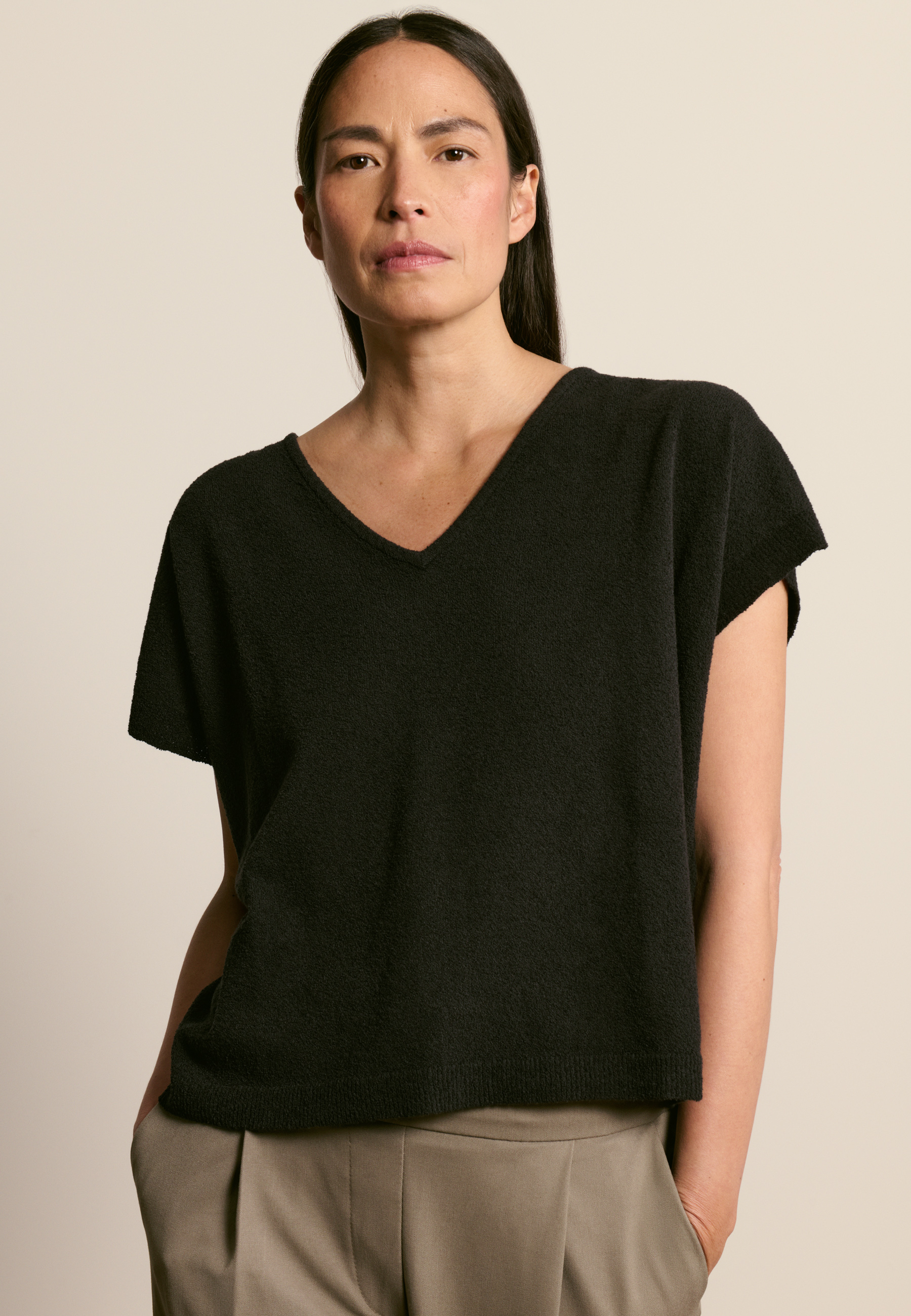 V-neck cotton t-shirt with bouclé texture MAISON MONTAGUT Black