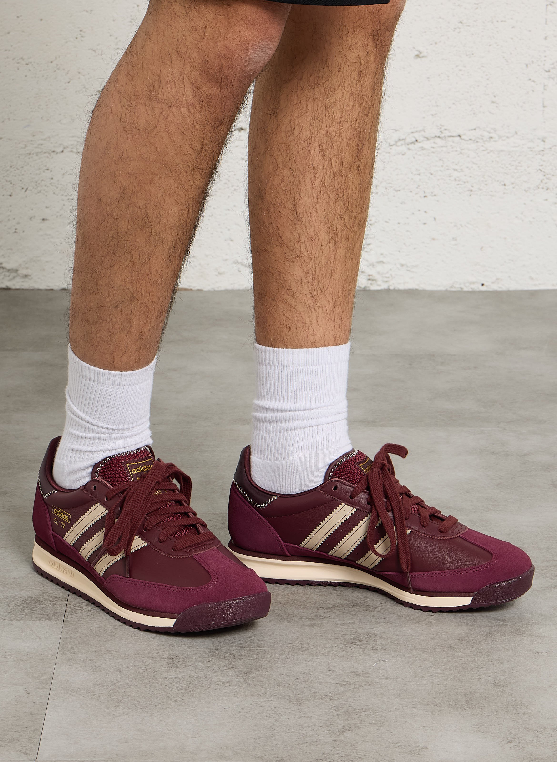 Baskets basses à lacets en cuir ADIDAS Rouge