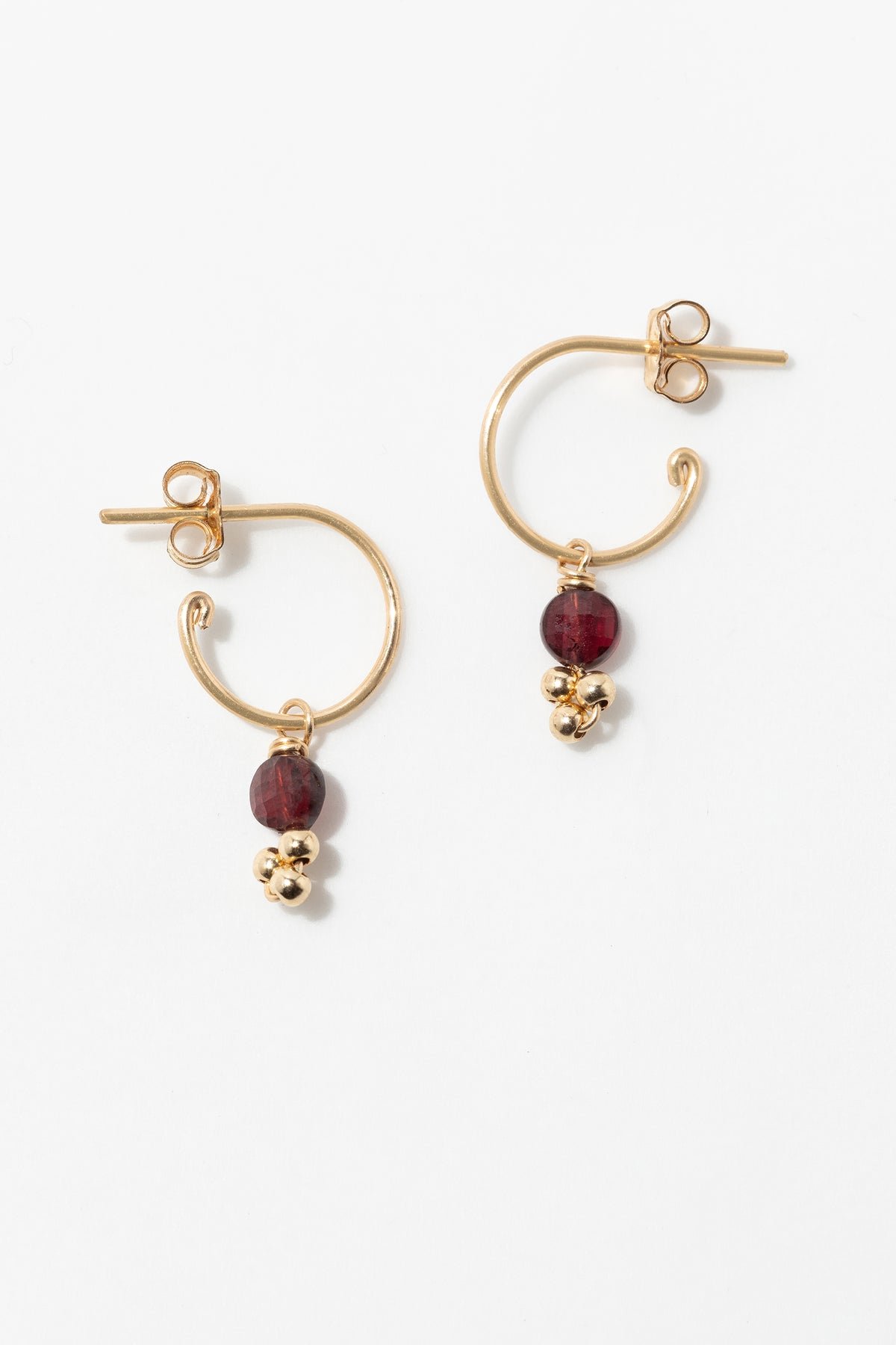 Gaia hoop earrings - garnet YAY Golden