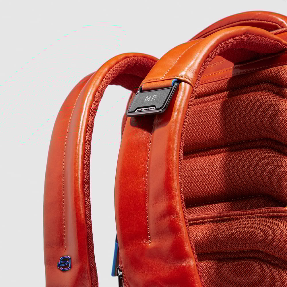 Backpack for laptop and ipad® with shockproof protection and RFID protection, anti-theft cable PIQUADRO Brown