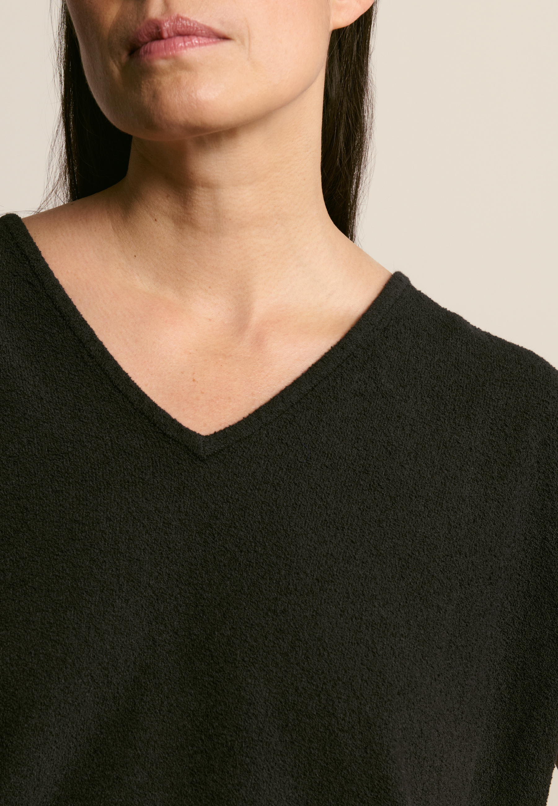 V-neck cotton t-shirt with bouclé texture MAISON MONTAGUT Black