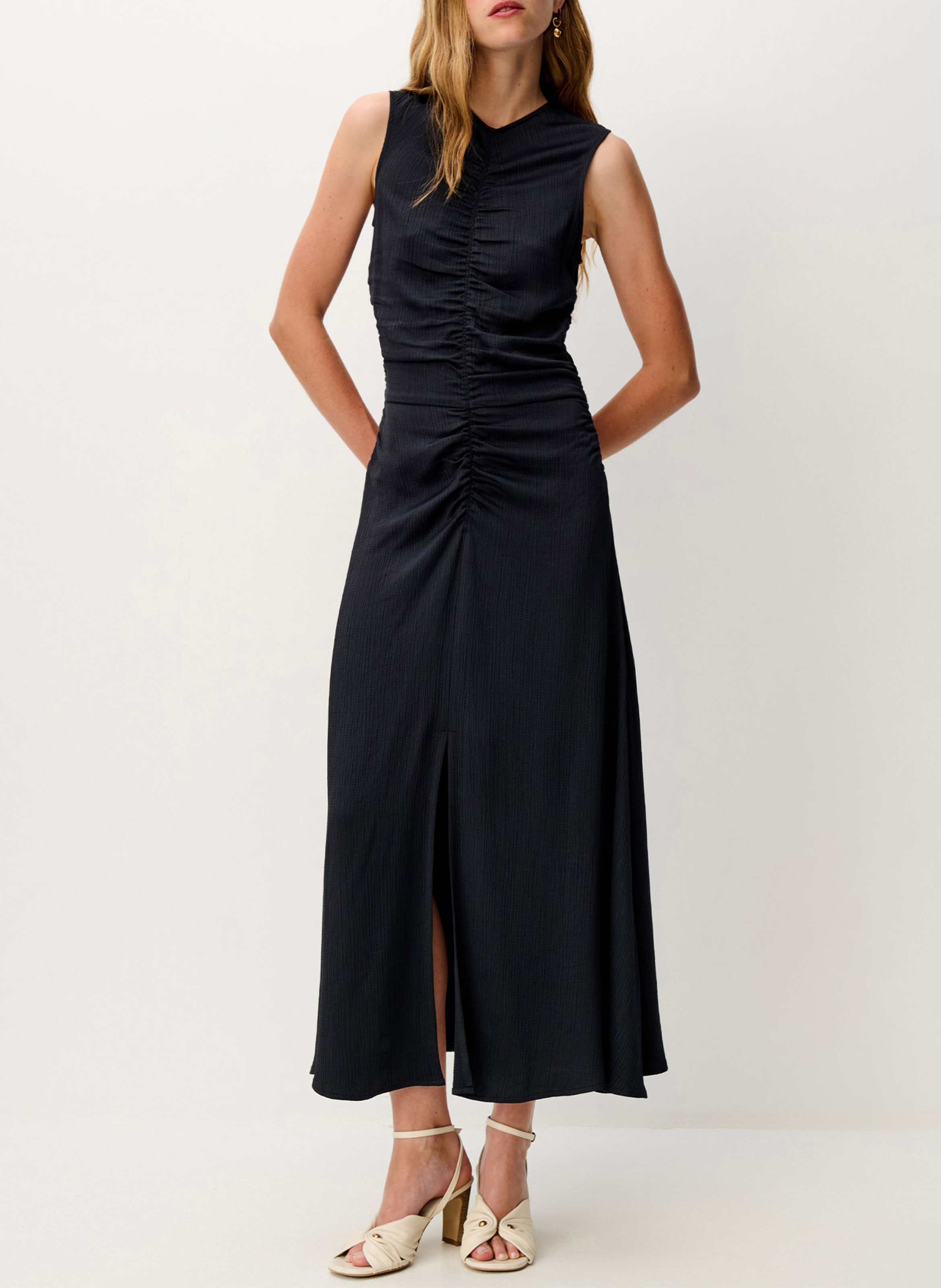 Lange jurk met ronde hals en gerimpelde details SESSUN
