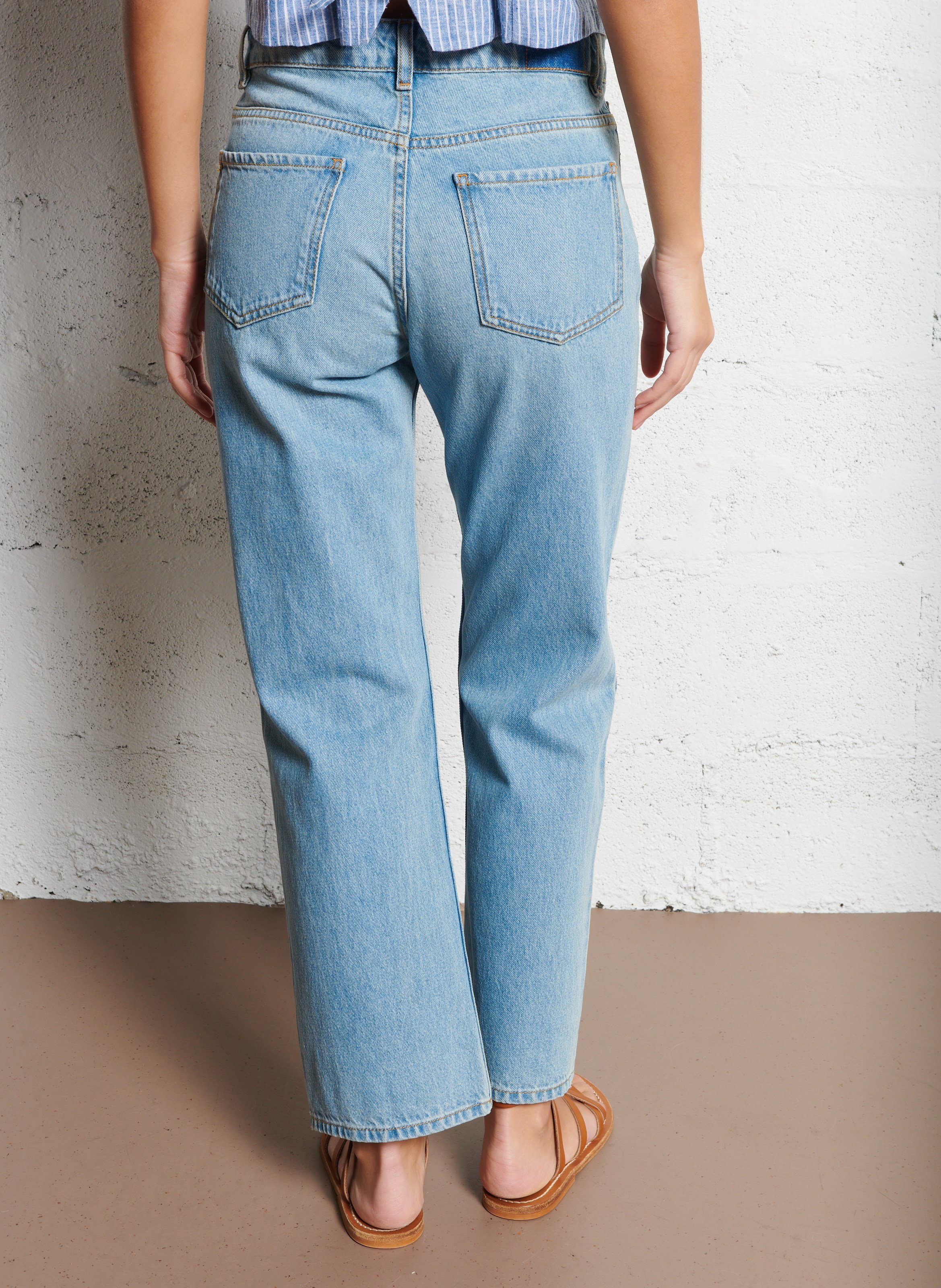 - Straight-leg jeans
- 5 pockets
- Straight cut
- Faded effect ACQUAVERDE Blue