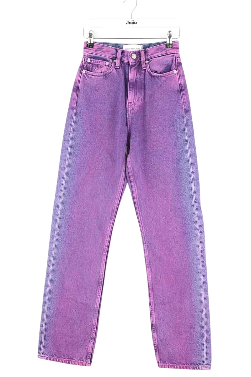 - Straight-leg jeans
- 5 pockets
- Straight cut
- Faded effect CALVIN KLEIN - Seconde Main Purple