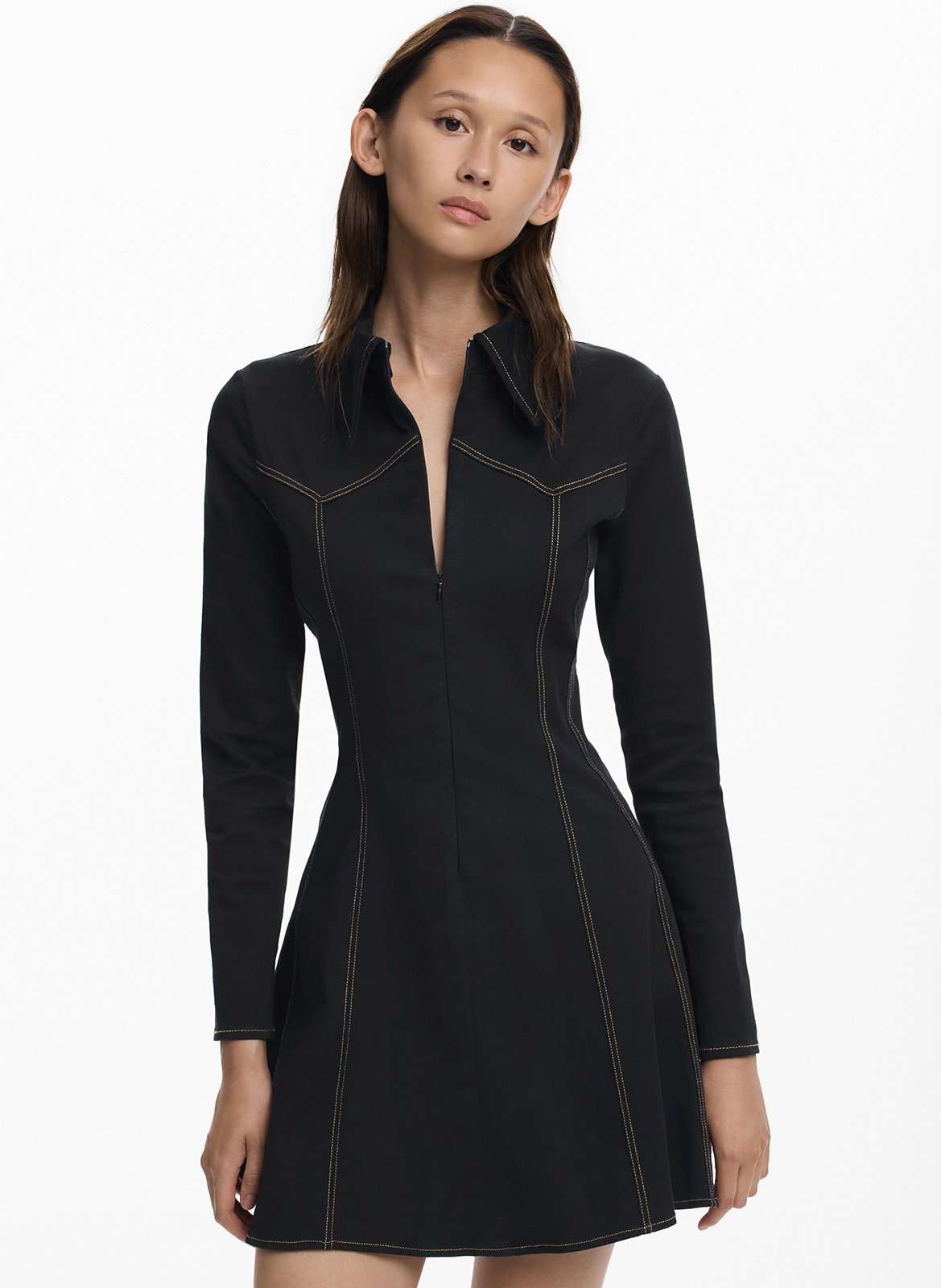 Vestito corto aderente a maniche lunghe DESIGUAL Nero