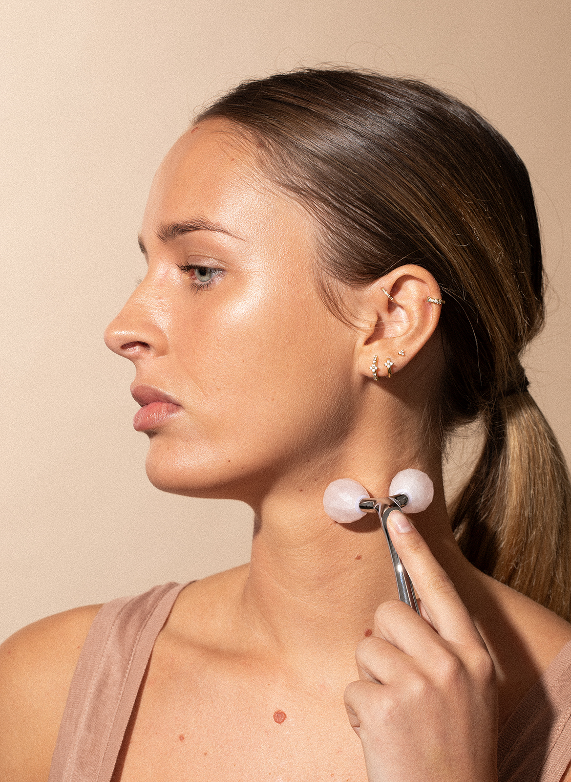 Roller V liftant visage en Quartz Rose HOLIDERMIE No color