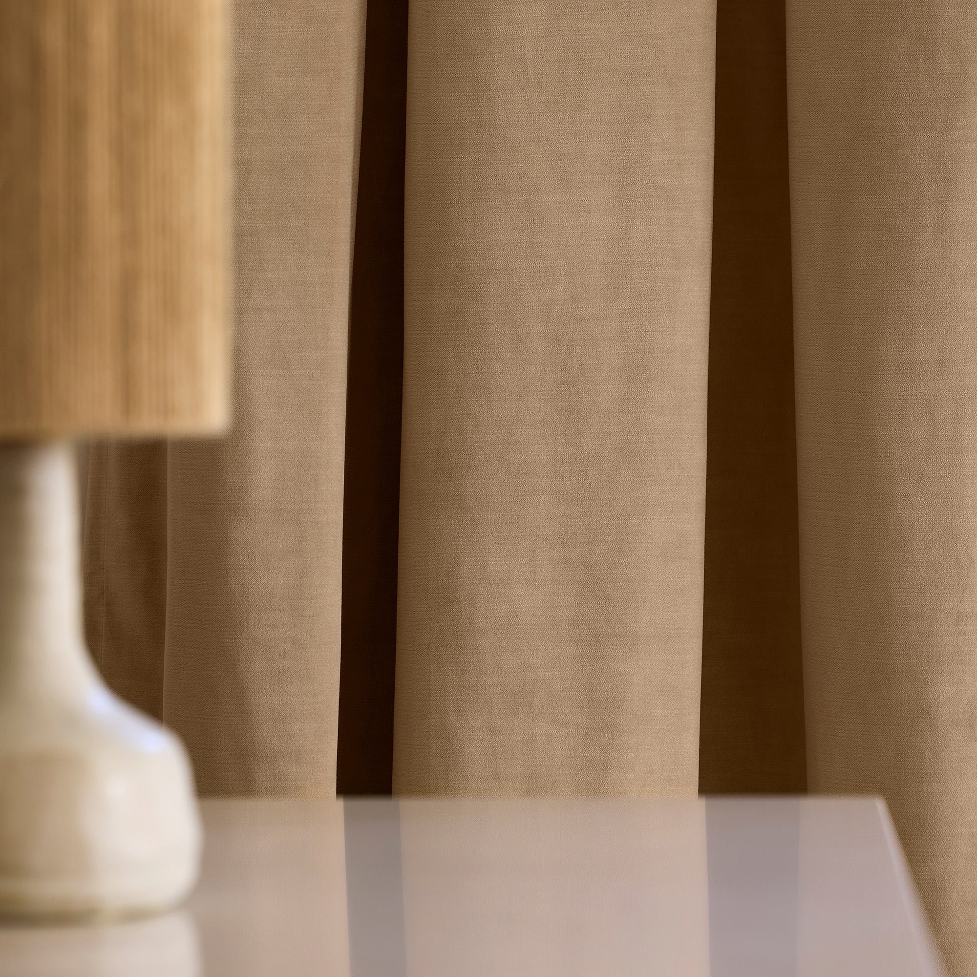 Madura - rideau dalila tamisant en velours fluide et lumineux beige 137x280 cm MADURA Beige