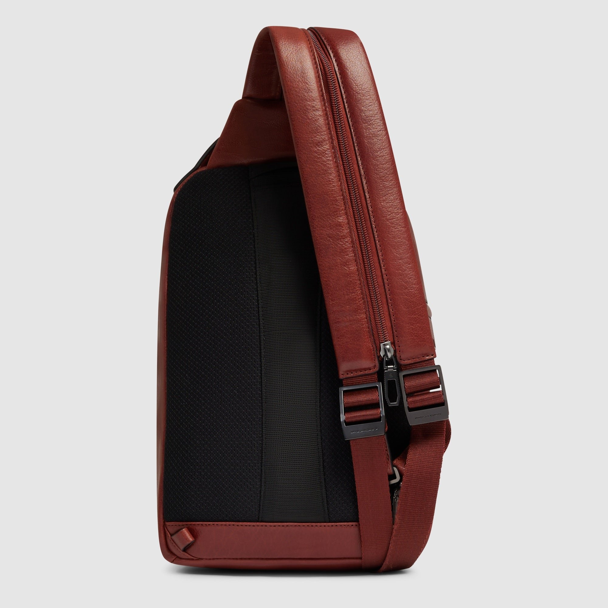 Convertible chest bag into backpack PIQUADRO Red