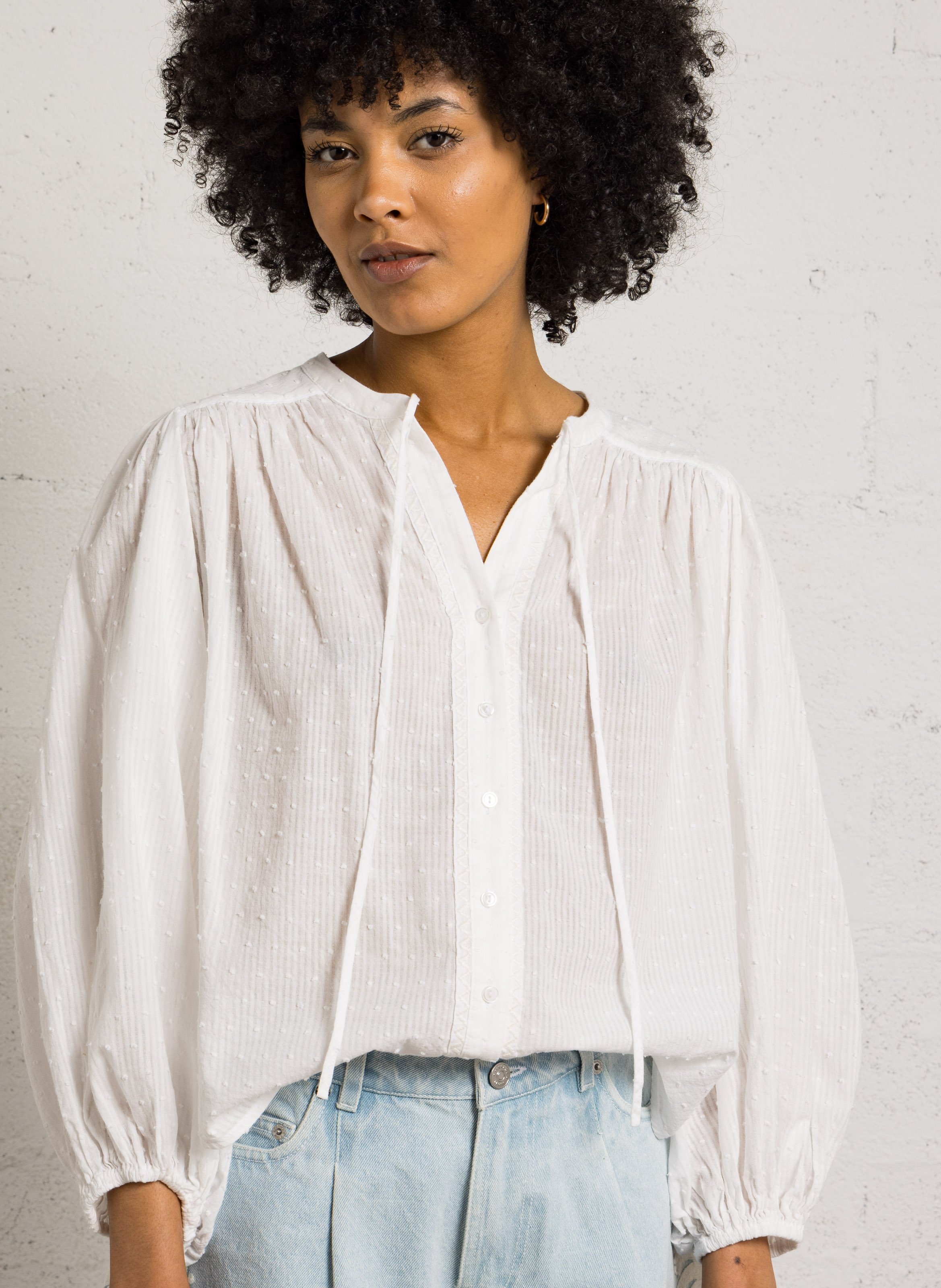 Blusa con botones cuello en V BERENICE Blanco